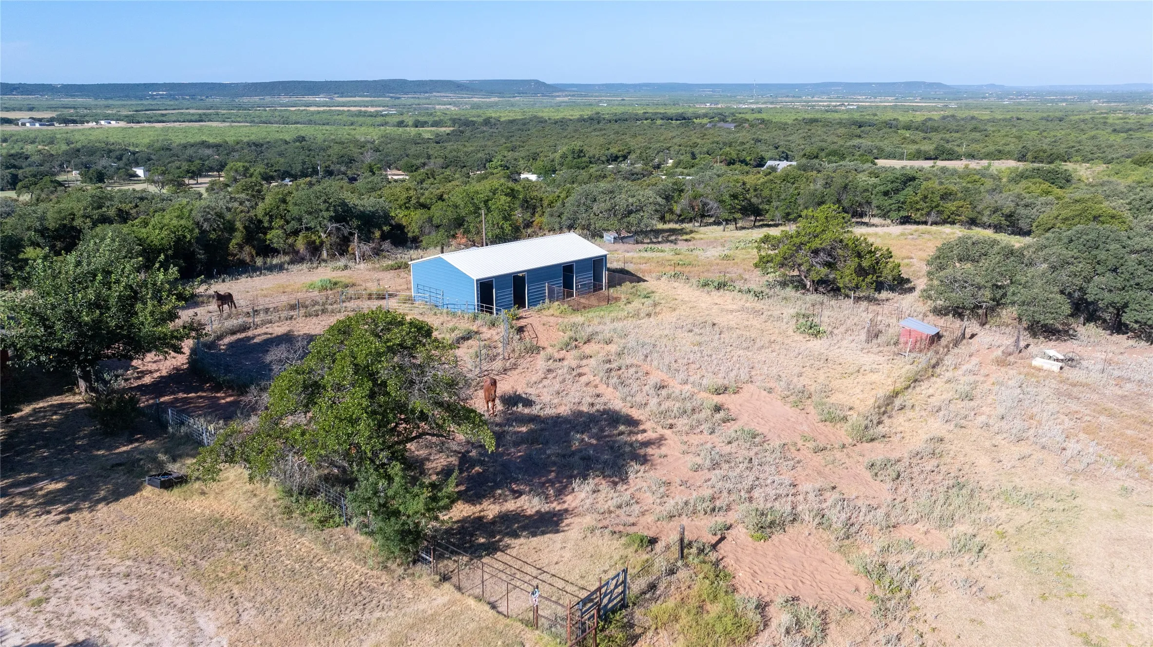 Single Family Residence For Sale in Callahan County , 7200 Private Road 2383, Clyde, Texas 79510, 4 Bedroom, 2 Bathroom, 2 Garage spaces, 1,844 Sqft, built in 1966, mls#21357670, Real Estate Agent in Clyde, Homes For Sale in Callahan county, Homes For Sale in Clyde, Realtor in Clyde Texas, Real Estate Brokerage Independent Realty Texas, Luminita Cordes Realtor