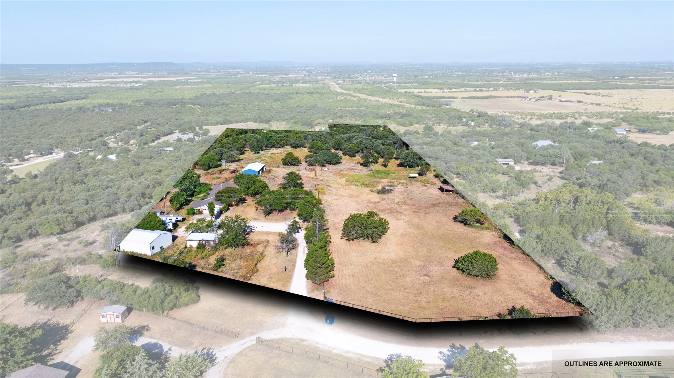 Single Family Residence For Sale in Callahan County , 7200 Private Road 2383, Clyde, Texas 79510, 4 Bedroom, 2 Bathroom, 2 Garage spaces, 1,844 Sqft, built in 1966, mls#21357670, Real Estate Agent in Clyde, Homes For Sale in Callahan county, Homes For Sale in Clyde, Realtor in Clyde Texas, Real Estate Brokerage Independent Realty Texas, Luminita Cordes Realtor