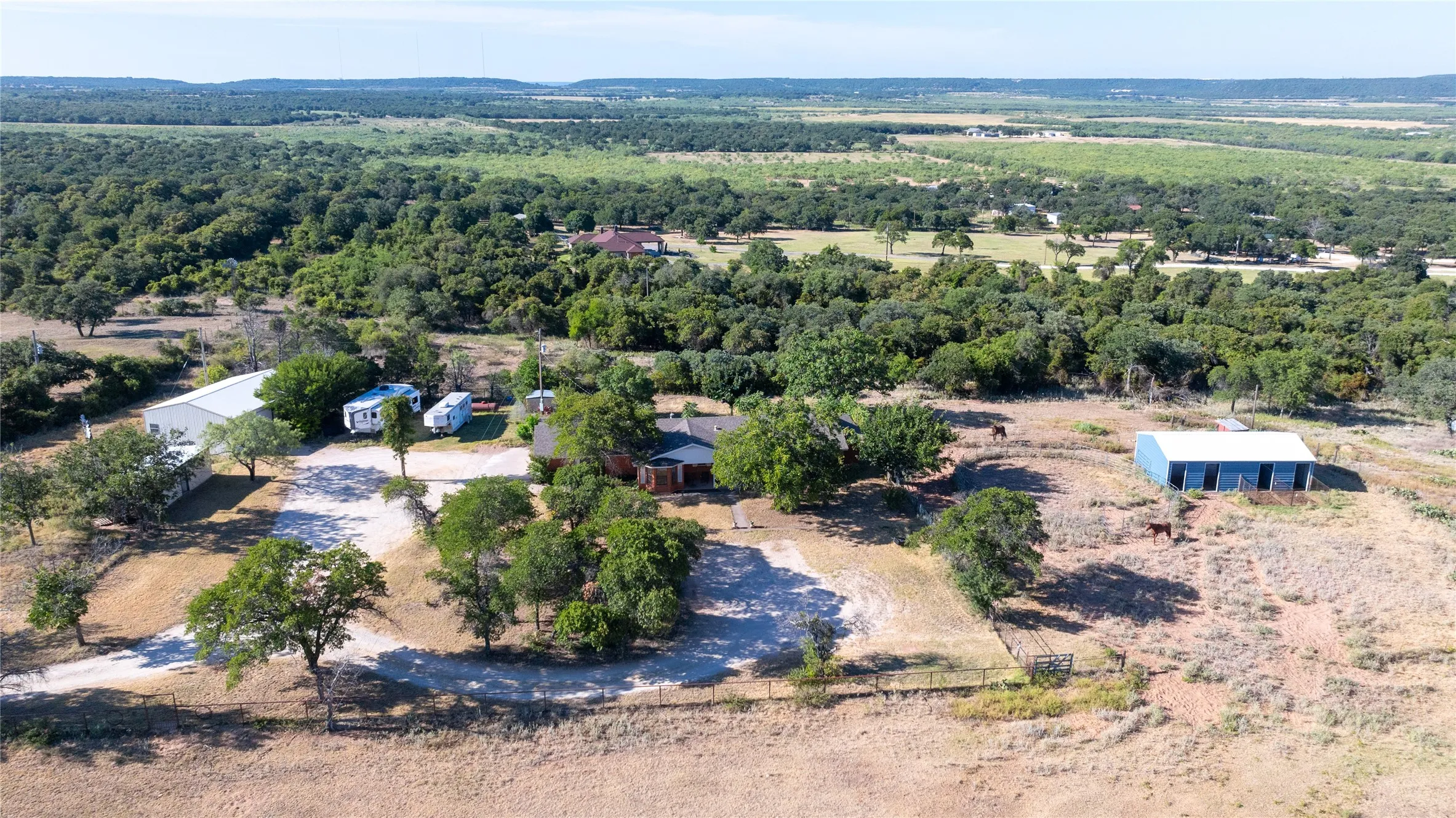 Single Family Residence For Sale in Callahan County , 7200 Private Road 2383, Clyde, Texas 79510, 4 Bedroom, 2 Bathroom, 2 Garage spaces, 1,844 Sqft, built in 1966, mls#21357670, Real Estate Agent in Clyde, Homes For Sale in Callahan county, Homes For Sale in Clyde, Realtor in Clyde Texas, Real Estate Brokerage Independent Realty Texas, Luminita Cordes Realtor