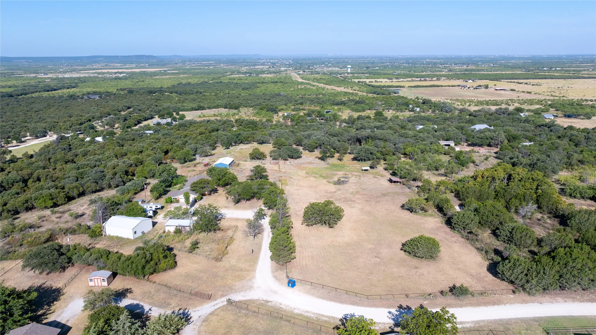 Single Family Residence For Sale in Callahan County , 7200 Private Road 2383, Clyde, Texas 79510, 4 Bedroom, 2 Bathroom, 2 Garage spaces, 1,844 Sqft, built in 1966, mls#21357670, Real Estate Agent in Clyde, Homes For Sale in Callahan county, Homes For Sale in Clyde, Realtor in Clyde Texas, Real Estate Brokerage Independent Realty Texas, Luminita Cordes Realtor