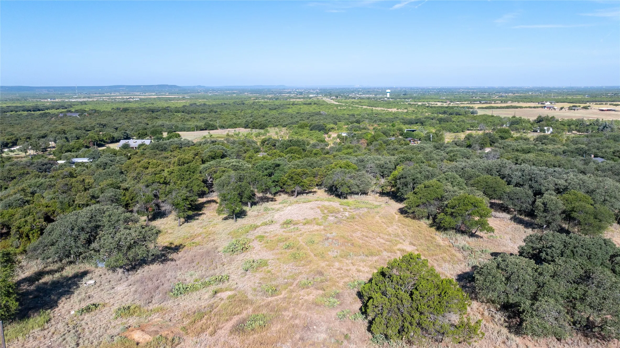 Single Family Residence For Sale in Callahan County , 7200 Private Road 2383, Clyde, Texas 79510, 4 Bedroom, 2 Bathroom, 2 Garage spaces, 1,844 Sqft, built in 1966, mls#21357670, Real Estate Agent in Clyde, Homes For Sale in Callahan county, Homes For Sale in Clyde, Realtor in Clyde Texas, Real Estate Brokerage Independent Realty Texas, Luminita Cordes Realtor