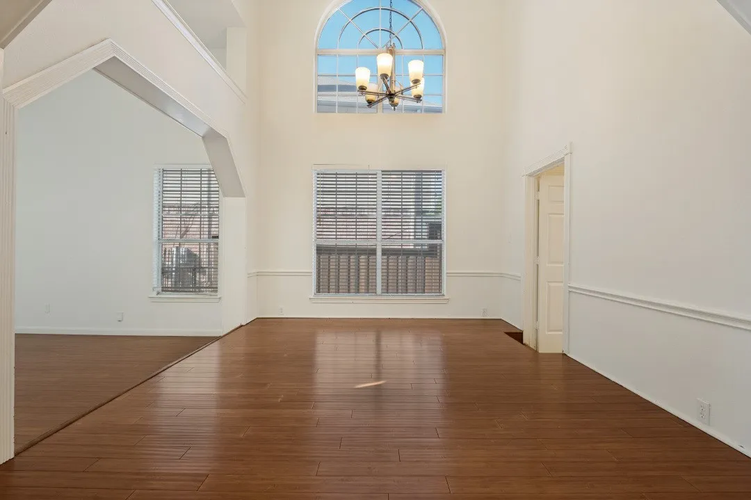 Single Family Residence For Sale in Dallas County , 3925 Silver Meadow Lane, Grand Prairie, Texas 75052, 4 Bedroom, 3 Bathroom, 2 Garage spaces, 2,698 Sqft, built in 1992, mls#21362876, Real Estate Agent in Grand Prairie, Homes For Sale in Dallas county, Homes For Sale in Grand Prairie, Realtor in Grand Prairie Texas, Real Estate Brokerage Independent Realty Texas, Luminita Cordes Realtor