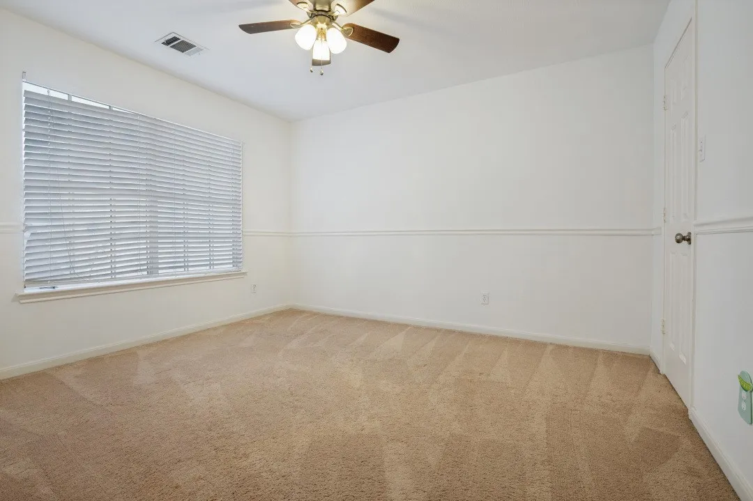 Single Family Residence For Sale in Dallas County , 3925 Silver Meadow Lane, Grand Prairie, Texas 75052, 4 Bedroom, 3 Bathroom, 2 Garage spaces, 2,698 Sqft, built in 1992, mls#21362876, Real Estate Agent in Grand Prairie, Homes For Sale in Dallas county, Homes For Sale in Grand Prairie, Realtor in Grand Prairie Texas, Real Estate Brokerage Independent Realty Texas, Luminita Cordes Realtor