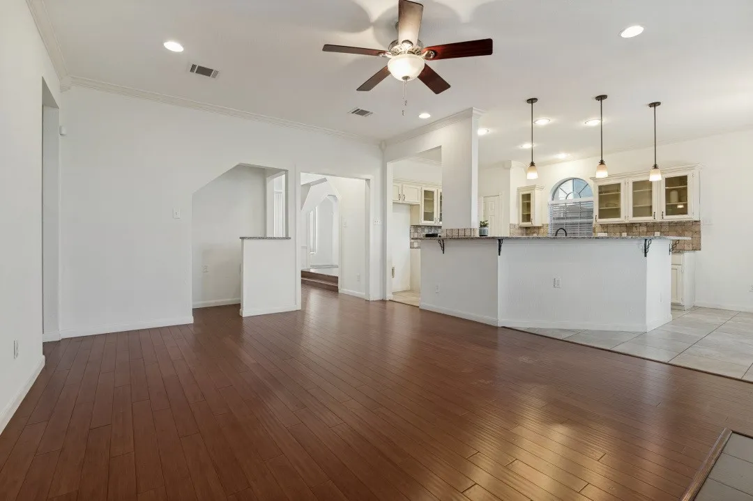Single Family Residence For Sale in Dallas County , 3925 Silver Meadow Lane, Grand Prairie, Texas 75052, 4 Bedroom, 3 Bathroom, 2 Garage spaces, 2,698 Sqft, built in 1992, mls#21362876, Real Estate Agent in Grand Prairie, Homes For Sale in Dallas county, Homes For Sale in Grand Prairie, Realtor in Grand Prairie Texas, Real Estate Brokerage Independent Realty Texas, Luminita Cordes Realtor