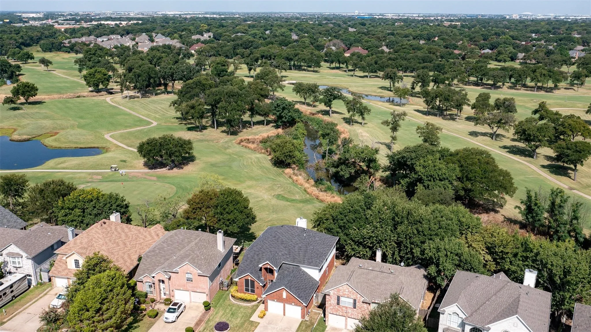 Single Family Residence For Sale in Dallas County , 3925 Silver Meadow Lane, Grand Prairie, Texas 75052, 4 Bedroom, 3 Bathroom, 2 Garage spaces, 2,698 Sqft, built in 1992, mls#21362876, Real Estate Agent in Grand Prairie, Homes For Sale in Dallas county, Homes For Sale in Grand Prairie, Realtor in Grand Prairie Texas, Real Estate Brokerage Independent Realty Texas, Luminita Cordes Realtor