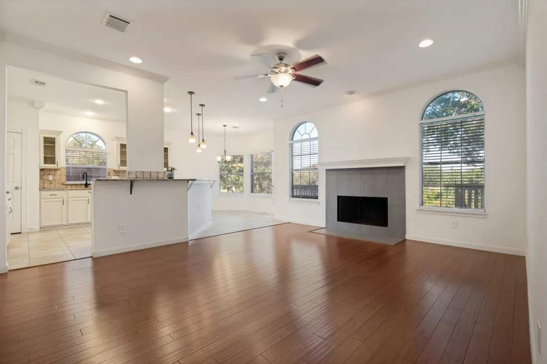 Single Family Residence For Sale in Dallas County , 3925 Silver Meadow Lane, Grand Prairie, Texas 75052, 4 Bedroom, 3 Bathroom, 2 Garage spaces, 2,698 Sqft, built in 1992, mls#21362876, Real Estate Agent in Grand Prairie, Homes For Sale in Dallas county, Homes For Sale in Grand Prairie, Realtor in Grand Prairie Texas, Real Estate Brokerage Independent Realty Texas, Luminita Cordes Realtor