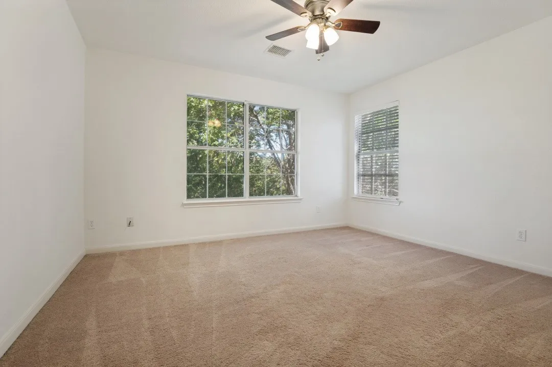 Single Family Residence For Sale in Dallas County , 3925 Silver Meadow Lane, Grand Prairie, Texas 75052, 4 Bedroom, 3 Bathroom, 2 Garage spaces, 2,698 Sqft, built in 1992, mls#21362876, Real Estate Agent in Grand Prairie, Homes For Sale in Dallas county, Homes For Sale in Grand Prairie, Realtor in Grand Prairie Texas, Real Estate Brokerage Independent Realty Texas, Luminita Cordes Realtor