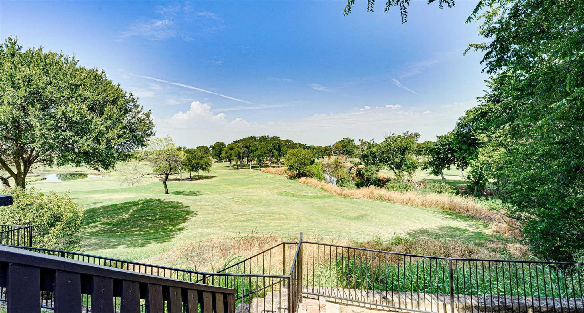 Single Family Residence For Sale in Dallas County , 3925 Silver Meadow Lane, Grand Prairie, Texas 75052, 4 Bedroom, 3 Bathroom, 2 Garage spaces, 2,698 Sqft, built in 1992, mls#21362876, Real Estate Agent in Grand Prairie, Homes For Sale in Dallas county, Homes For Sale in Grand Prairie, Realtor in Grand Prairie Texas, Real Estate Brokerage Independent Realty Texas, Luminita Cordes Realtor