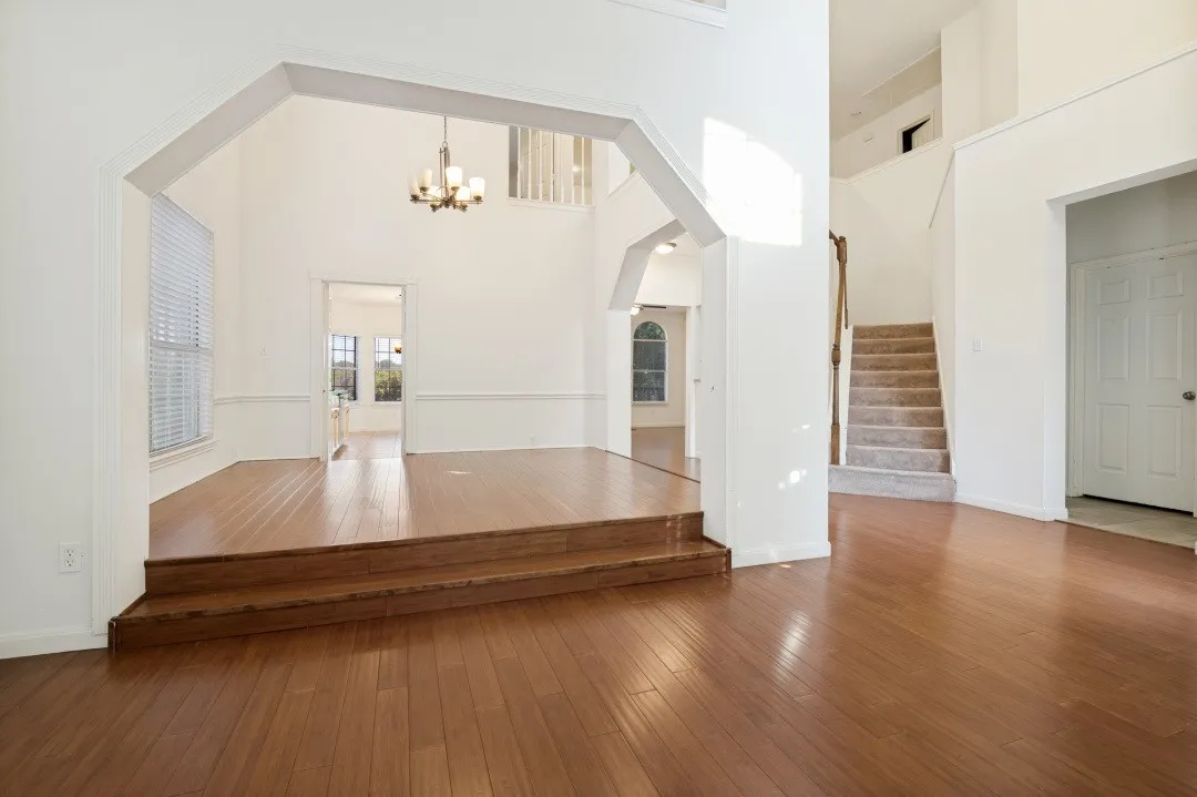 Single Family Residence For Sale in Dallas County , 3925 Silver Meadow Lane, Grand Prairie, Texas 75052, 4 Bedroom, 3 Bathroom, 2 Garage spaces, 2,698 Sqft, built in 1992, mls#21362876, Real Estate Agent in Grand Prairie, Homes For Sale in Dallas county, Homes For Sale in Grand Prairie, Realtor in Grand Prairie Texas, Real Estate Brokerage Independent Realty Texas, Luminita Cordes Realtor