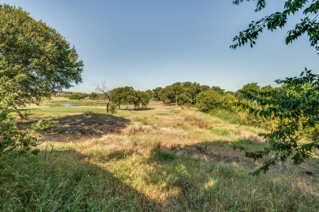 Single Family Residence For Sale in Dallas County , 3925 Silver Meadow Lane, Grand Prairie, Texas 75052, 4 Bedroom, 3 Bathroom, 2 Garage spaces, 2,698 Sqft, built in 1992, mls#21362876, Real Estate Agent in Grand Prairie, Homes For Sale in Dallas county, Homes For Sale in Grand Prairie, Realtor in Grand Prairie Texas, Real Estate Brokerage Independent Realty Texas, Luminita Cordes Realtor