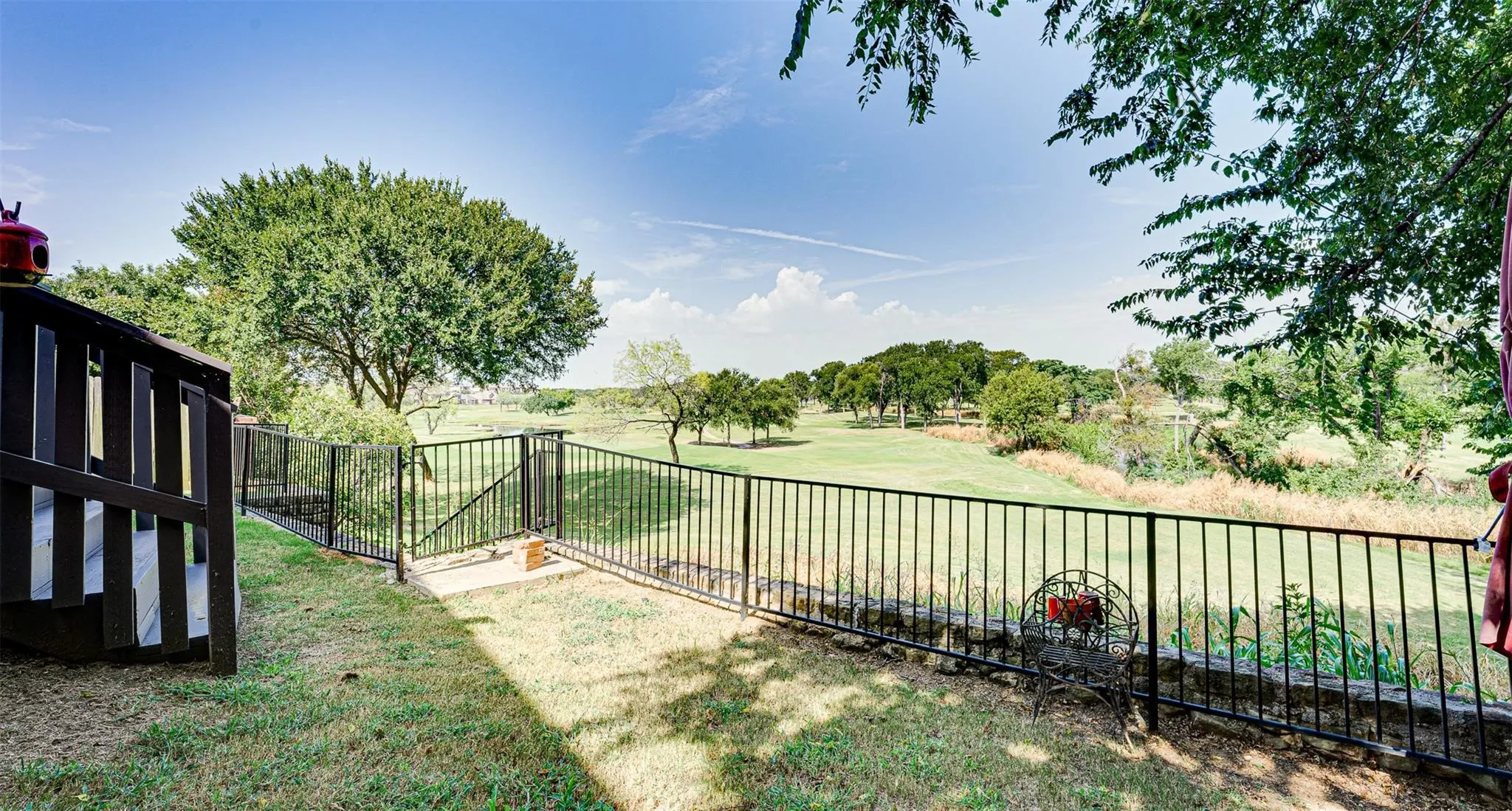 Single Family Residence For Sale in Dallas County , 3925 Silver Meadow Lane, Grand Prairie, Texas 75052, 4 Bedroom, 3 Bathroom, 2 Garage spaces, 2,698 Sqft, built in 1992, mls#21362876, Real Estate Agent in Grand Prairie, Homes For Sale in Dallas county, Homes For Sale in Grand Prairie, Realtor in Grand Prairie Texas, Real Estate Brokerage Independent Realty Texas, Luminita Cordes Realtor