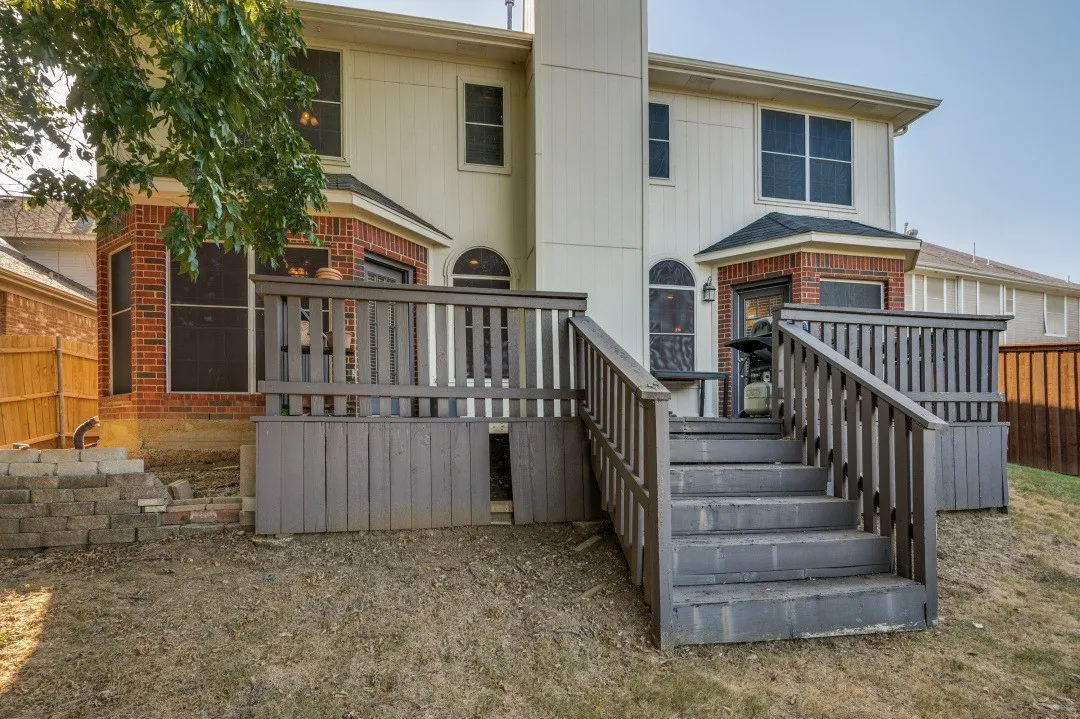 Single Family Residence For Sale in Dallas County , 3925 Silver Meadow Lane, Grand Prairie, Texas 75052, 4 Bedroom, 3 Bathroom, 2 Garage spaces, 2,698 Sqft, built in 1992, mls#21362876, Real Estate Agent in Grand Prairie, Homes For Sale in Dallas county, Homes For Sale in Grand Prairie, Realtor in Grand Prairie Texas, Real Estate Brokerage Independent Realty Texas, Luminita Cordes Realtor