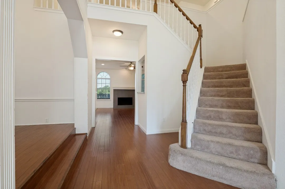 Single Family Residence For Sale in Dallas County , 3925 Silver Meadow Lane, Grand Prairie, Texas 75052, 4 Bedroom, 3 Bathroom, 2 Garage spaces, 2,698 Sqft, built in 1992, mls#21362876, Real Estate Agent in Grand Prairie, Homes For Sale in Dallas county, Homes For Sale in Grand Prairie, Realtor in Grand Prairie Texas, Real Estate Brokerage Independent Realty Texas, Luminita Cordes Realtor