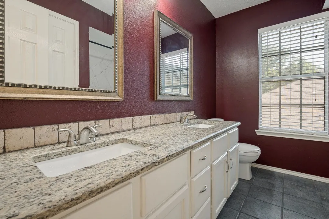 Single Family Residence For Sale in Dallas County , 3925 Silver Meadow Lane, Grand Prairie, Texas 75052, 4 Bedroom, 3 Bathroom, 2 Garage spaces, 2,698 Sqft, built in 1992, mls#21362876, Real Estate Agent in Grand Prairie, Homes For Sale in Dallas county, Homes For Sale in Grand Prairie, Realtor in Grand Prairie Texas, Real Estate Brokerage Independent Realty Texas, Luminita Cordes Realtor