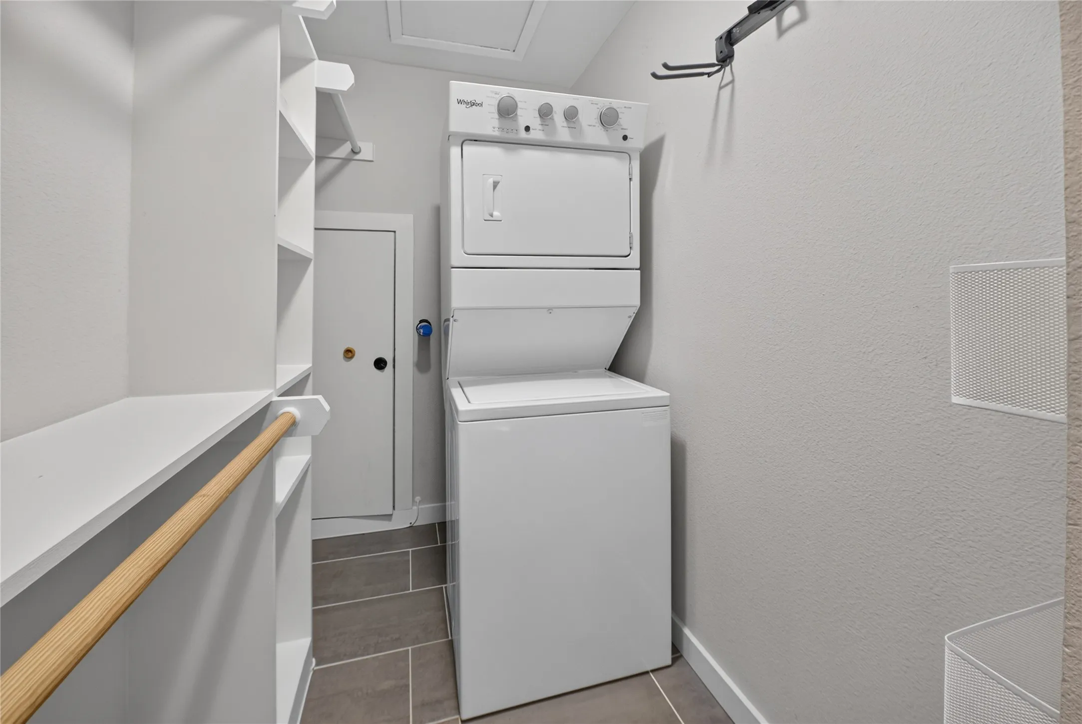 Condominium For Sale in Dallas County , 12834 Midway Road 2109, Dallas, Texas 75244, 1 Bedroom, 2 Bathroom, Garage spaces, 732 Sqft, built in 1970, Price $129,900, mls#21362827, Real Estate Agent in Dallas, Homes For Sale in Dallas county, Homes For Sale in Dallas, Realtor in Dallas Texas, Real Estate Brokerage Independent Realty Texas, Luminita Cordes Realtor