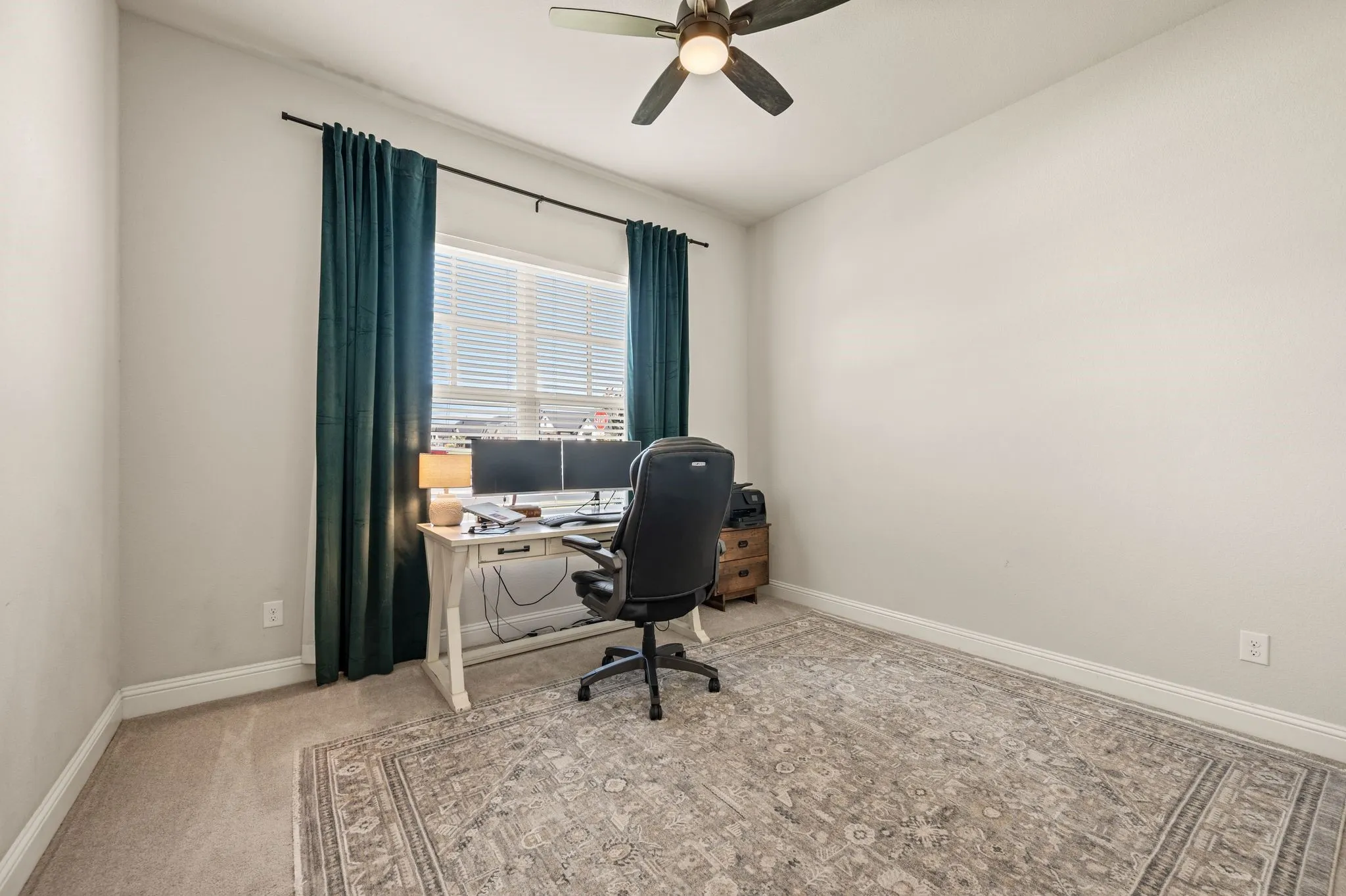 Single Family Residence For Sale in Denton County , 8908 Lazy Oak Drive, Justin, Texas 76247, 4 Bedroom, 3 Bathroom, 3 Garage spaces, 2,755 Sqft, built in 2020, mls#21360807, Real Estate Agent in Justin, Homes For Sale in Denton county, Homes For Sale in Justin, Realtor in Justin Texas, Real Estate Brokerage Independent Realty Texas, Luminita Cordes Realtor