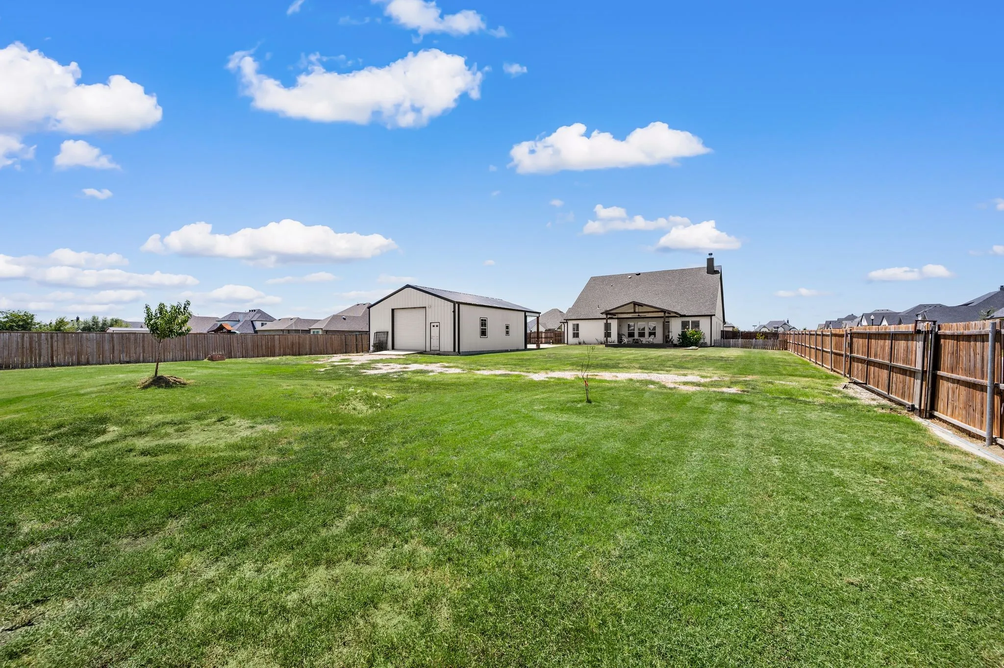 Single Family Residence For Sale in Denton County , 8908 Lazy Oak Drive, Justin, Texas 76247, 4 Bedroom, 3 Bathroom, 3 Garage spaces, 2,755 Sqft, built in 2020, mls#21360807, Real Estate Agent in Justin, Homes For Sale in Denton county, Homes For Sale in Justin, Realtor in Justin Texas, Real Estate Brokerage Independent Realty Texas, Luminita Cordes Realtor