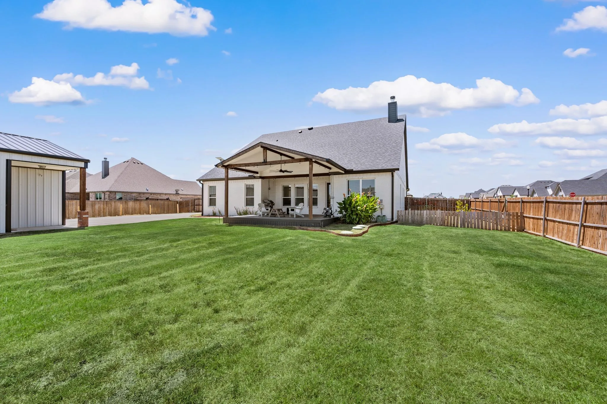 Single Family Residence For Sale in Denton County , 8908 Lazy Oak Drive, Justin, Texas 76247, 4 Bedroom, 3 Bathroom, 3 Garage spaces, 2,755 Sqft, built in 2020, mls#21360807, Real Estate Agent in Justin, Homes For Sale in Denton county, Homes For Sale in Justin, Realtor in Justin Texas, Real Estate Brokerage Independent Realty Texas, Luminita Cordes Realtor