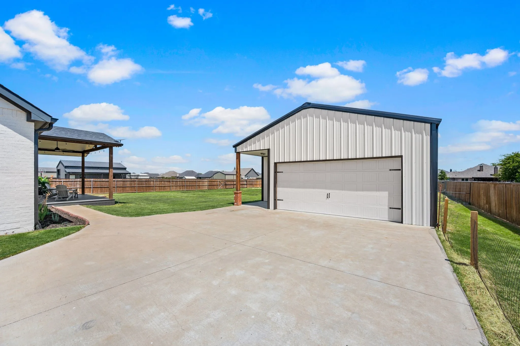 Single Family Residence For Sale in Denton County , 8908 Lazy Oak Drive, Justin, Texas 76247, 4 Bedroom, 3 Bathroom, 3 Garage spaces, 2,755 Sqft, built in 2020, mls#21360807, Real Estate Agent in Justin, Homes For Sale in Denton county, Homes For Sale in Justin, Realtor in Justin Texas, Real Estate Brokerage Independent Realty Texas, Luminita Cordes Realtor