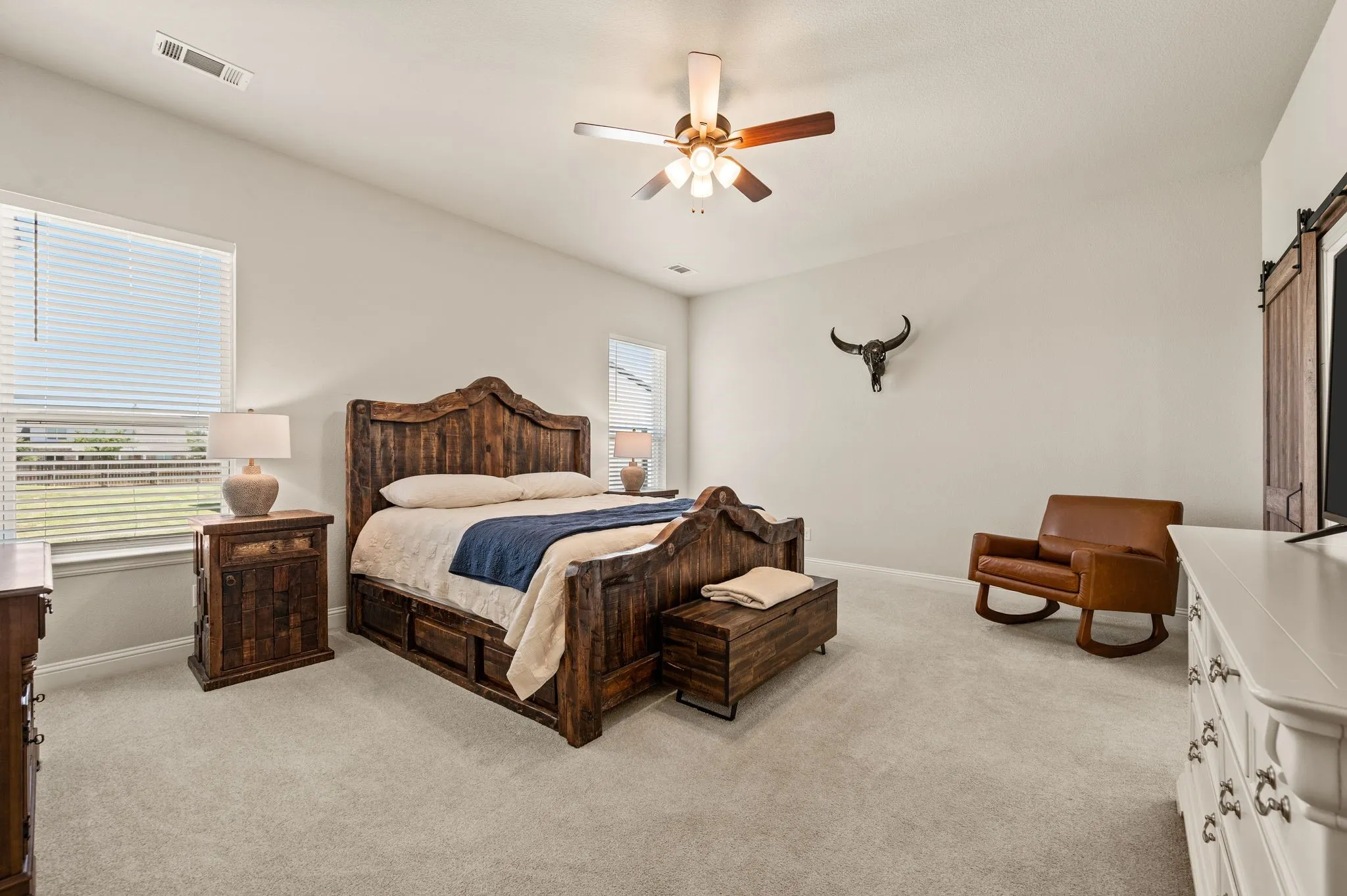 Single Family Residence For Sale in Denton County , 8908 Lazy Oak Drive, Justin, Texas 76247, 4 Bedroom, 3 Bathroom, 3 Garage spaces, 2,755 Sqft, built in 2020, mls#21360807, Real Estate Agent in Justin, Homes For Sale in Denton county, Homes For Sale in Justin, Realtor in Justin Texas, Real Estate Brokerage Independent Realty Texas, Luminita Cordes Realtor