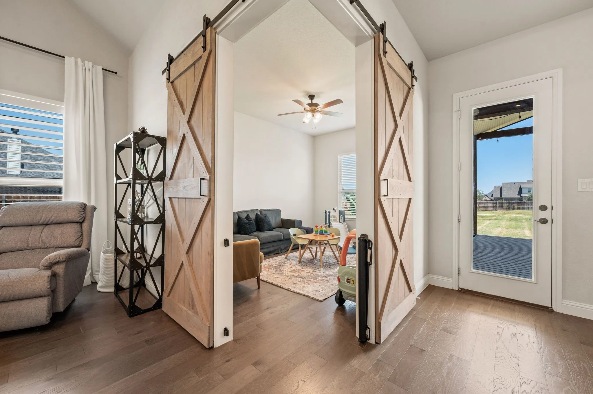 Single Family Residence For Sale in Denton County , 8908 Lazy Oak Drive, Justin, Texas 76247, 4 Bedroom, 3 Bathroom, 3 Garage spaces, 2,755 Sqft, built in 2020, mls#21360807, Real Estate Agent in Justin, Homes For Sale in Denton county, Homes For Sale in Justin, Realtor in Justin Texas, Real Estate Brokerage Independent Realty Texas, Luminita Cordes Realtor