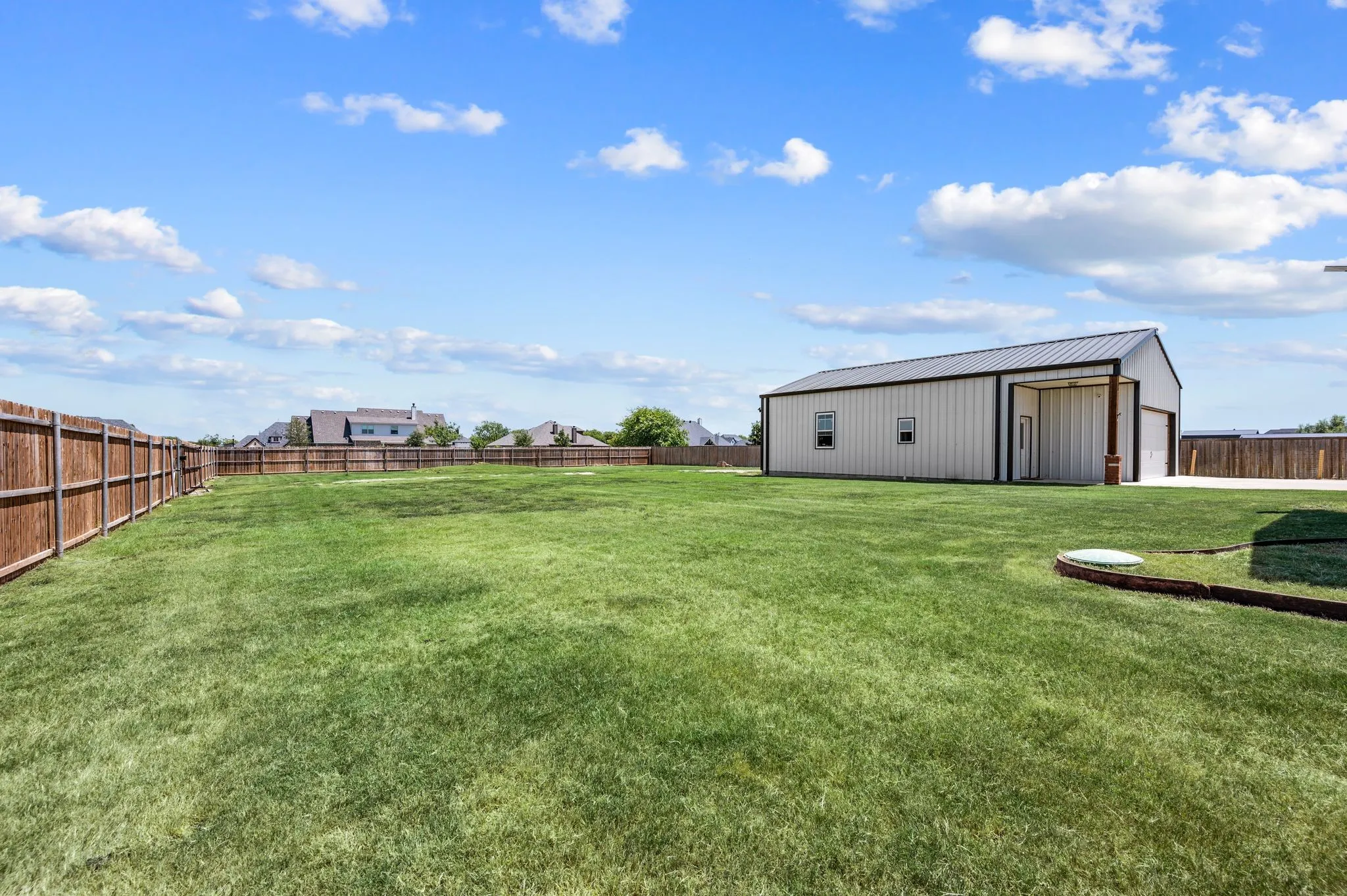 Single Family Residence For Sale in Denton County , 8908 Lazy Oak Drive, Justin, Texas 76247, 4 Bedroom, 3 Bathroom, 3 Garage spaces, 2,755 Sqft, built in 2020, mls#21360807, Real Estate Agent in Justin, Homes For Sale in Denton county, Homes For Sale in Justin, Realtor in Justin Texas, Real Estate Brokerage Independent Realty Texas, Luminita Cordes Realtor