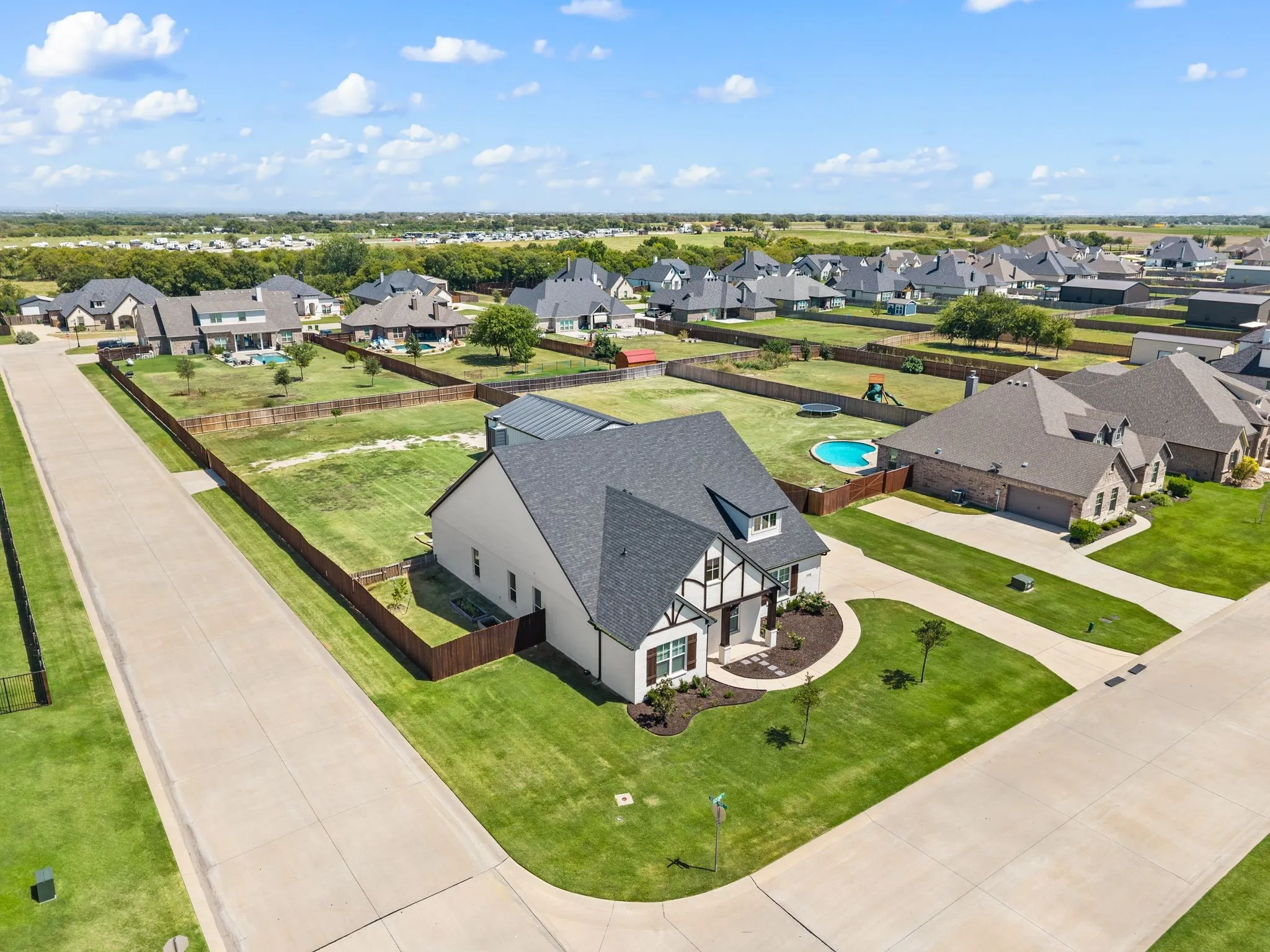 Single Family Residence For Sale in Denton County , 8908 Lazy Oak Drive, Justin, Texas 76247, 4 Bedroom, 3 Bathroom, 3 Garage spaces, 2,755 Sqft, built in 2020, mls#21360807, Real Estate Agent in Justin, Homes For Sale in Denton county, Homes For Sale in Justin, Realtor in Justin Texas, Real Estate Brokerage Independent Realty Texas, Luminita Cordes Realtor