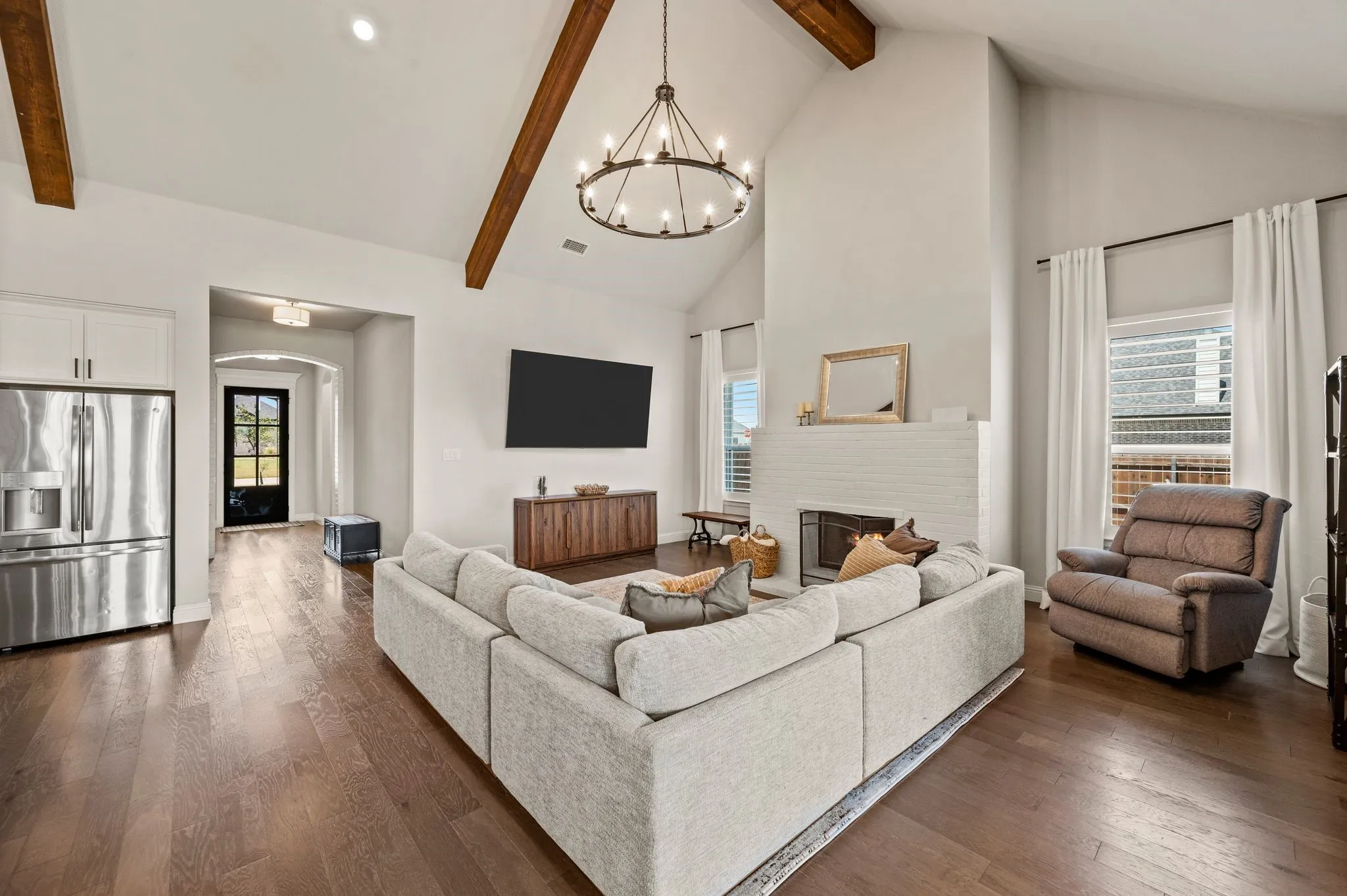 Single Family Residence For Sale in Denton County , 8908 Lazy Oak Drive, Justin, Texas 76247, 4 Bedroom, 3 Bathroom, 3 Garage spaces, 2,755 Sqft, built in 2020, mls#21360807, Real Estate Agent in Justin, Homes For Sale in Denton county, Homes For Sale in Justin, Realtor in Justin Texas, Real Estate Brokerage Independent Realty Texas, Luminita Cordes Realtor