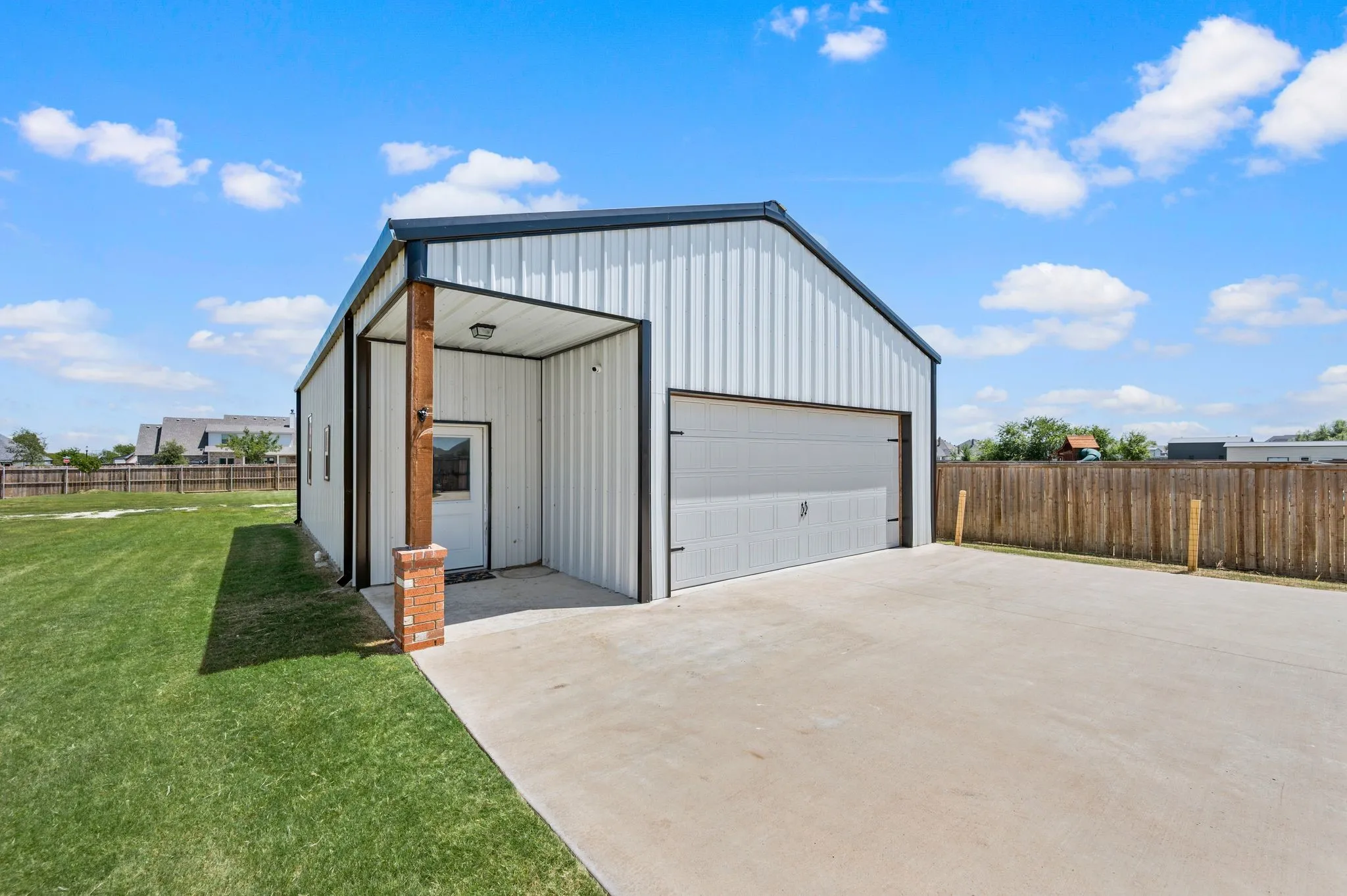 Single Family Residence For Sale in Denton County , 8908 Lazy Oak Drive, Justin, Texas 76247, 4 Bedroom, 3 Bathroom, 3 Garage spaces, 2,755 Sqft, built in 2020, mls#21360807, Real Estate Agent in Justin, Homes For Sale in Denton county, Homes For Sale in Justin, Realtor in Justin Texas, Real Estate Brokerage Independent Realty Texas, Luminita Cordes Realtor