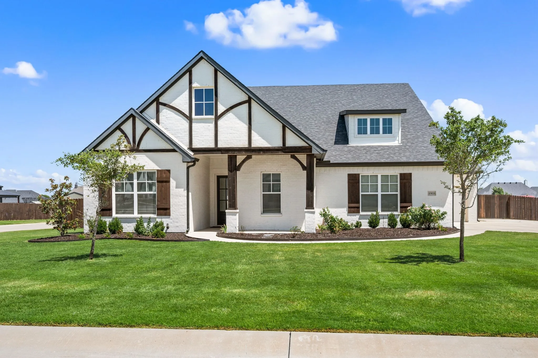 Single Family Residence For Sale in Denton County , 8908 Lazy Oak Drive, Justin, Texas 76247, 4 Bedroom, 3 Bathroom, 3 Garage spaces, 2,755 Sqft, built in 2020, mls#21360807, Real Estate Agent in Justin, Homes For Sale in Denton county, Homes For Sale in Justin, Realtor in Justin Texas, Real Estate Brokerage Independent Realty Texas, Luminita Cordes Realtor