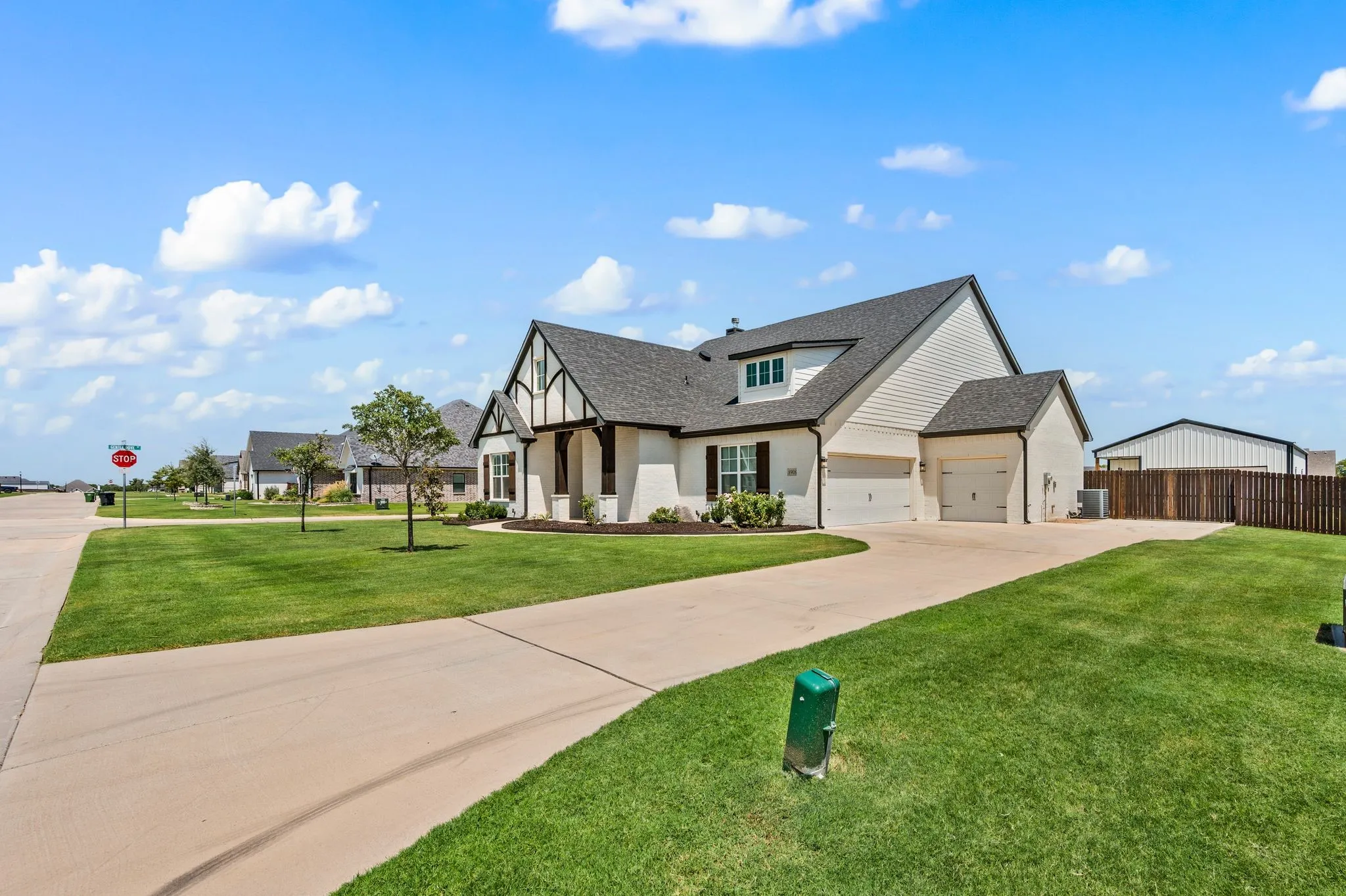 Single Family Residence For Sale in Denton County , 8908 Lazy Oak Drive, Justin, Texas 76247, 4 Bedroom, 3 Bathroom, 3 Garage spaces, 2,755 Sqft, built in 2020, mls#21360807, Real Estate Agent in Justin, Homes For Sale in Denton county, Homes For Sale in Justin, Realtor in Justin Texas, Real Estate Brokerage Independent Realty Texas, Luminita Cordes Realtor