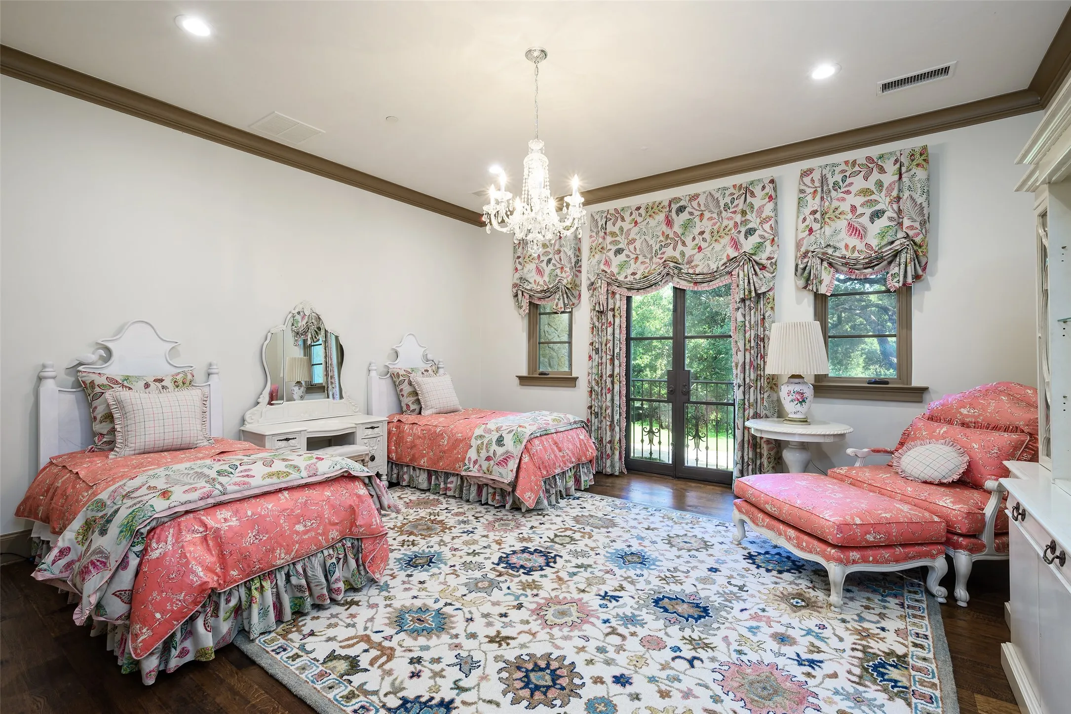 Single Family Residence For Sale in Dallas County , 5335 Meaders Lane, Dallas, Texas 75229, 5 Bedroom, 9 Bathroom, 4 Garage spaces, 12,421 Sqft, built in 2009, Price $10,900,000, mls#21362112, Real Estate Agent in Dallas, Homes For Sale in Dallas county, Homes For Sale in Dallas, Realtor in Dallas Texas, Real Estate Brokerage Independent Realty Texas, Luminita Cordes Realtor