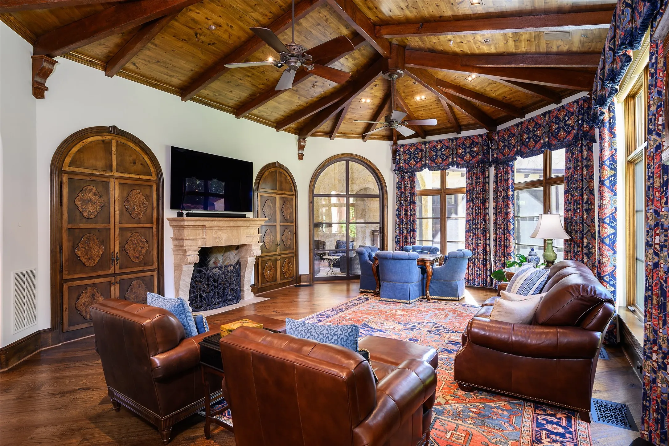 Single Family Residence For Sale in Dallas County , 5335 Meaders Lane, Dallas, Texas 75229, 5 Bedroom, 9 Bathroom, 4 Garage spaces, 12,421 Sqft, built in 2009, Price $10,900,000, mls#21362112, Real Estate Agent in Dallas, Homes For Sale in Dallas county, Homes For Sale in Dallas, Realtor in Dallas Texas, Real Estate Brokerage Independent Realty Texas, Luminita Cordes Realtor
