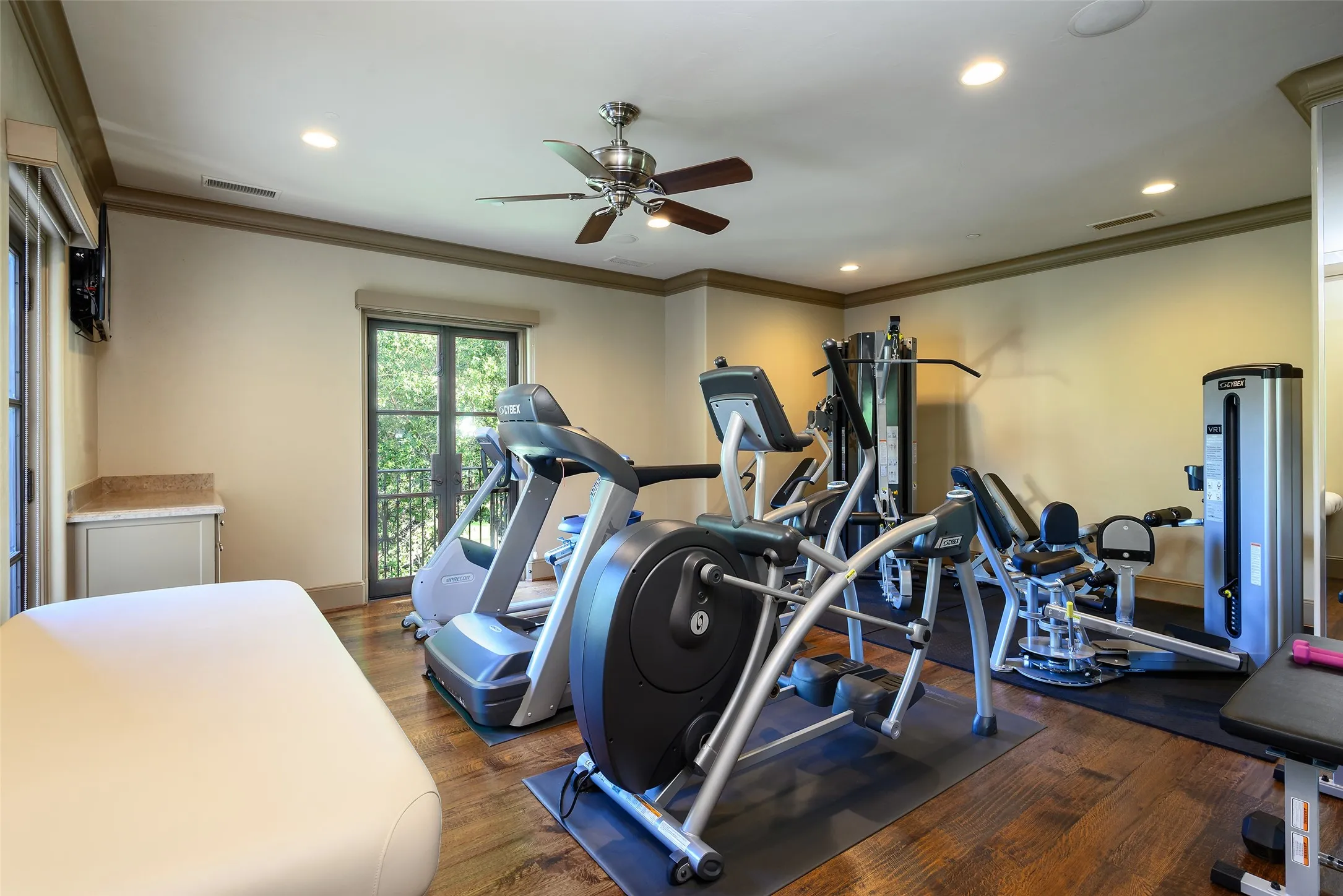 Single Family Residence For Sale in Dallas County , 5335 Meaders Lane, Dallas, Texas 75229, 5 Bedroom, 9 Bathroom, 4 Garage spaces, 12,421 Sqft, built in 2009, Price $10,900,000, mls#21362112, Real Estate Agent in Dallas, Homes For Sale in Dallas county, Homes For Sale in Dallas, Realtor in Dallas Texas, Real Estate Brokerage Independent Realty Texas, Luminita Cordes Realtor