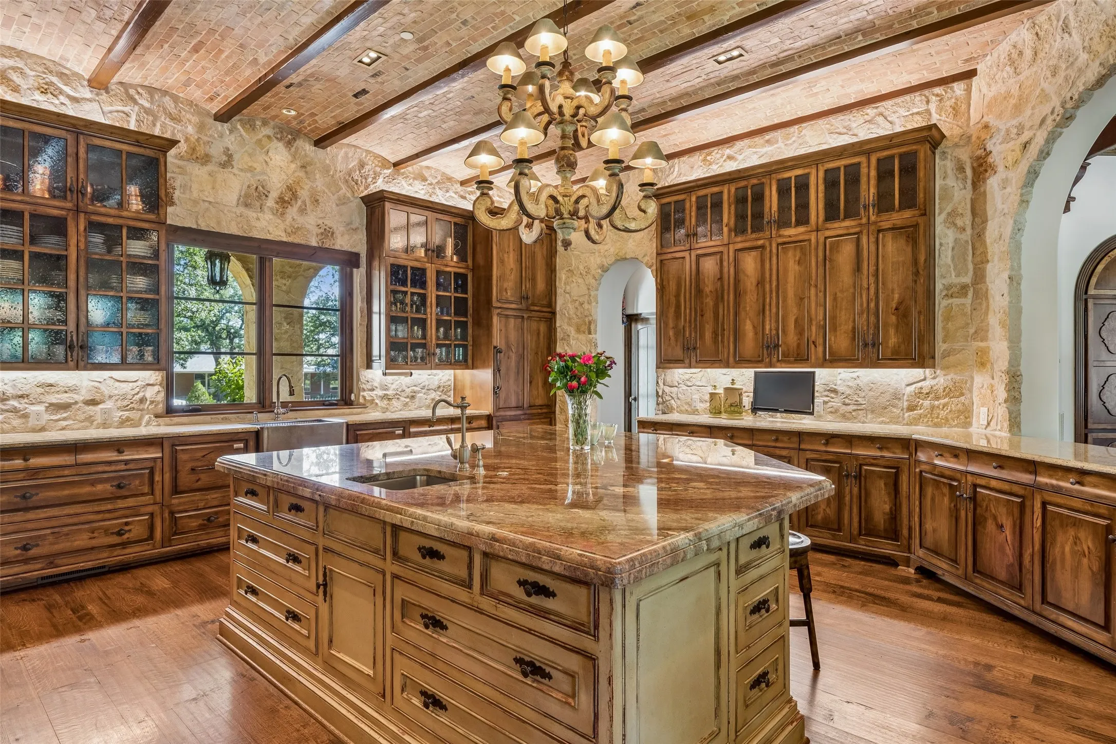 Single Family Residence For Sale in Dallas County , 5335 Meaders Lane, Dallas, Texas 75229, 5 Bedroom, 9 Bathroom, 4 Garage spaces, 12,421 Sqft, built in 2009, mls#21362112, Real Estate Agent in Dallas, Homes For Sale in Dallas county, Homes For Sale in Dallas, Realtor in Dallas Texas, Real Estate Brokerage Independent Realty Texas, Luminita Cordes Realtor