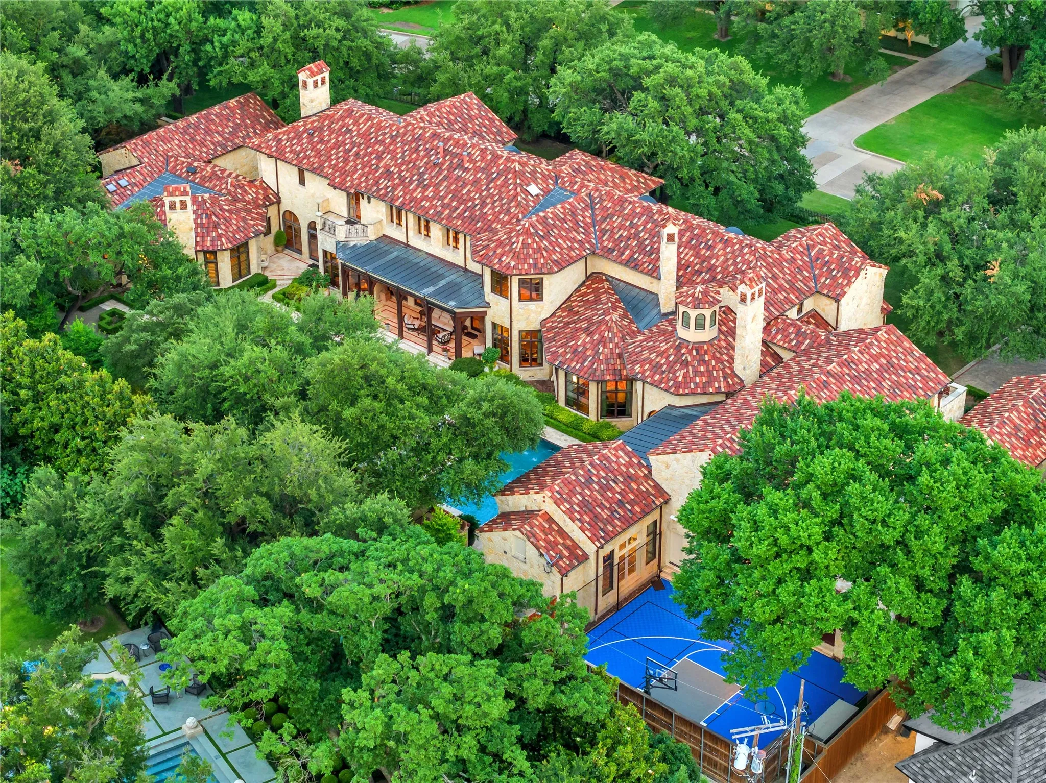 Single Family Residence For Sale in Dallas County , 5335 Meaders Lane, Dallas, Texas 75229, 5 Bedroom, 9 Bathroom, 4 Garage spaces, 12,421 Sqft, built in 2009, Price $10,900,000, mls#21362112, Real Estate Agent in Dallas, Homes For Sale in Dallas county, Homes For Sale in Dallas, Realtor in Dallas Texas, Real Estate Brokerage Independent Realty Texas, Luminita Cordes Realtor