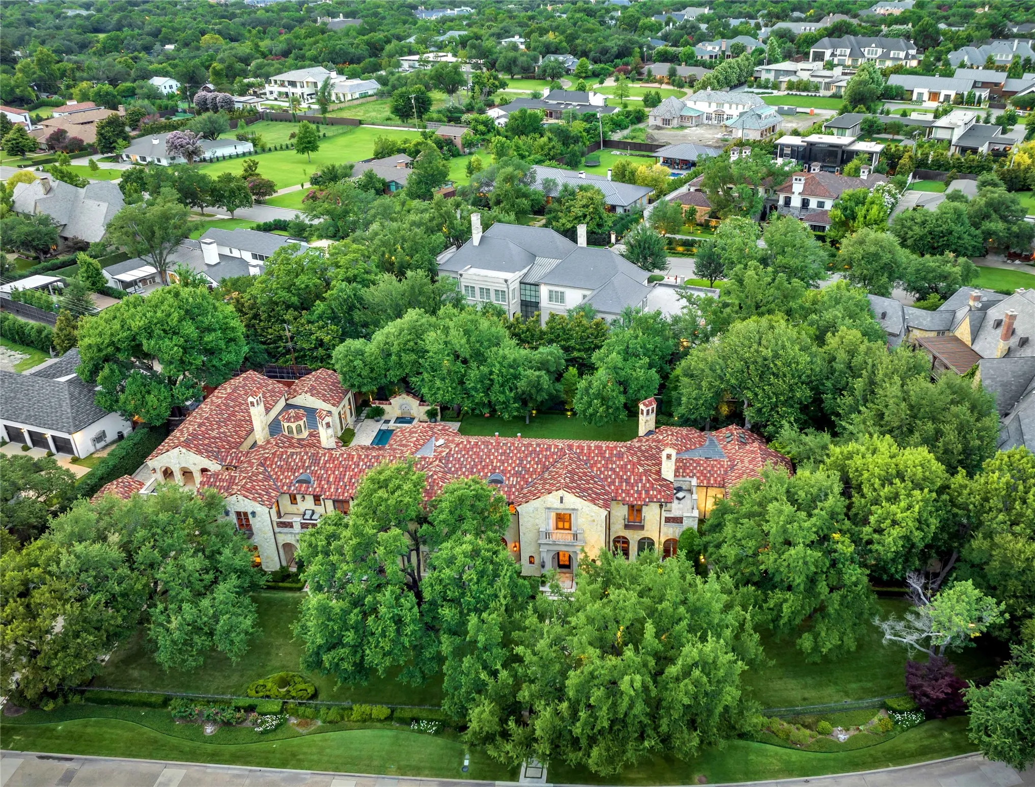 Single Family Residence For Sale in Dallas County , 5335 Meaders Lane, Dallas, Texas 75229, 5 Bedroom, 9 Bathroom, 4 Garage spaces, 12,421 Sqft, built in 2009, Price $10,900,000, mls#21362112, Real Estate Agent in Dallas, Homes For Sale in Dallas county, Homes For Sale in Dallas, Realtor in Dallas Texas, Real Estate Brokerage Independent Realty Texas, Luminita Cordes Realtor