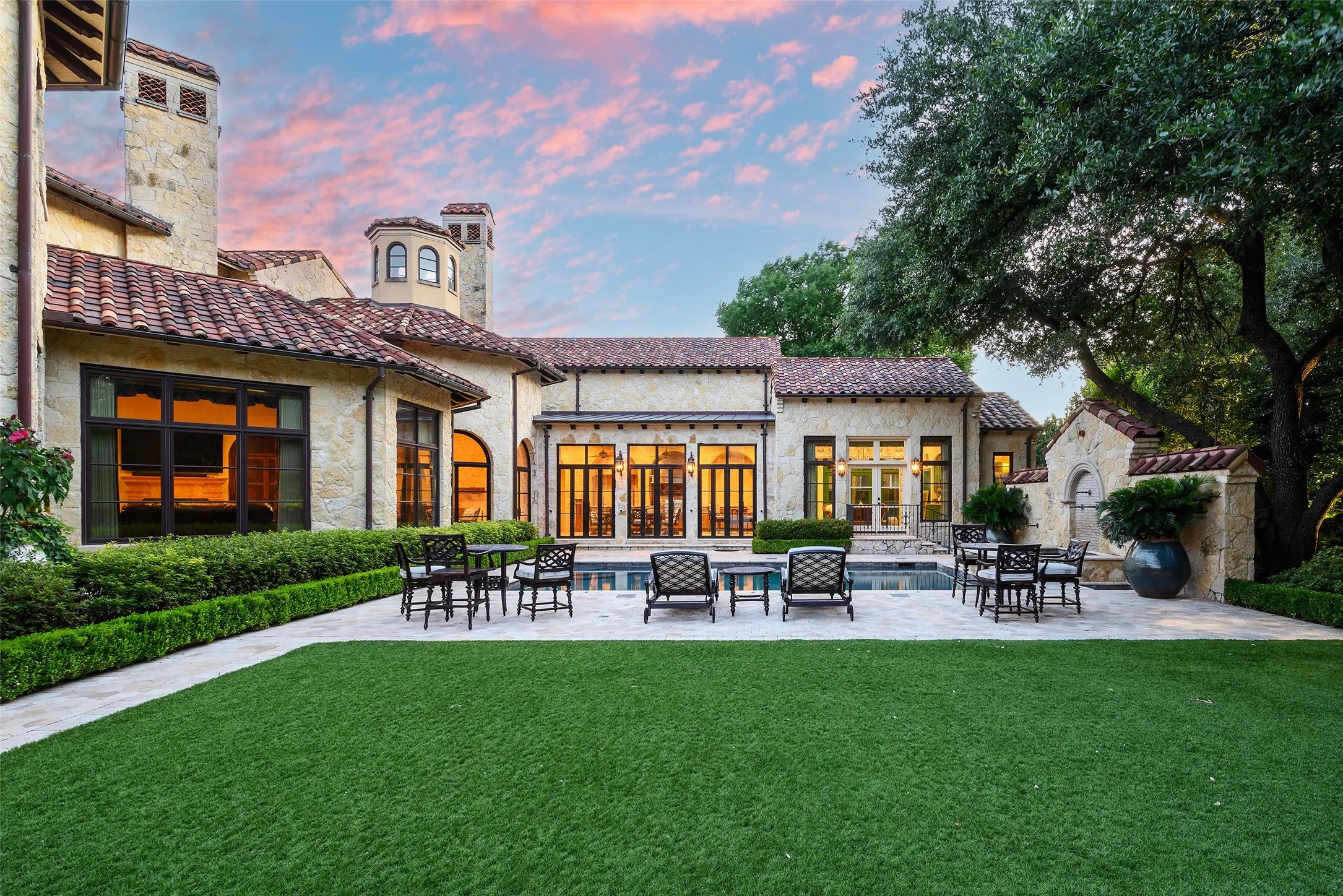 Single Family Residence For Sale in Dallas County , 5335 Meaders Lane, Dallas, Texas 75229, 5 Bedroom, 9 Bathroom, 4 Garage spaces, 12,421 Sqft, built in 2009, Price $10,900,000, mls#21362112, Real Estate Agent in Dallas, Homes For Sale in Dallas county, Homes For Sale in Dallas, Realtor in Dallas Texas, Real Estate Brokerage Independent Realty Texas, Luminita Cordes Realtor