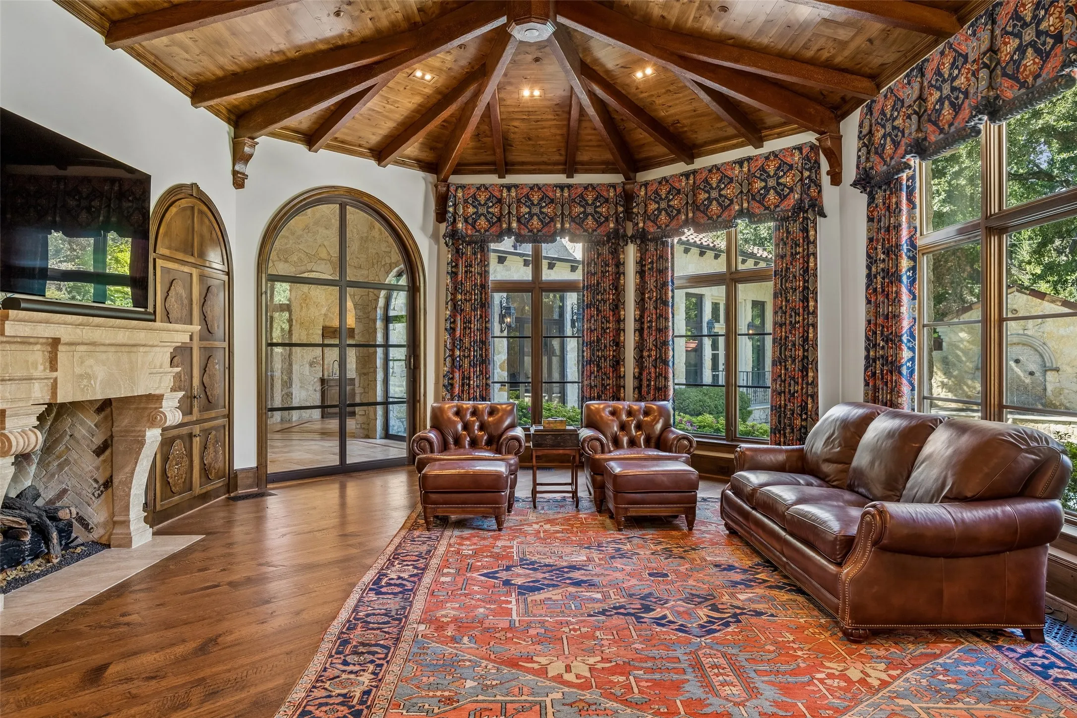 Single Family Residence For Sale in Dallas County , 5335 Meaders Lane, Dallas, Texas 75229, 5 Bedroom, 9 Bathroom, 4 Garage spaces, 12,421 Sqft, built in 2009, mls#21362112, Real Estate Agent in Dallas, Homes For Sale in Dallas county, Homes For Sale in Dallas, Realtor in Dallas Texas, Real Estate Brokerage Independent Realty Texas, Luminita Cordes Realtor