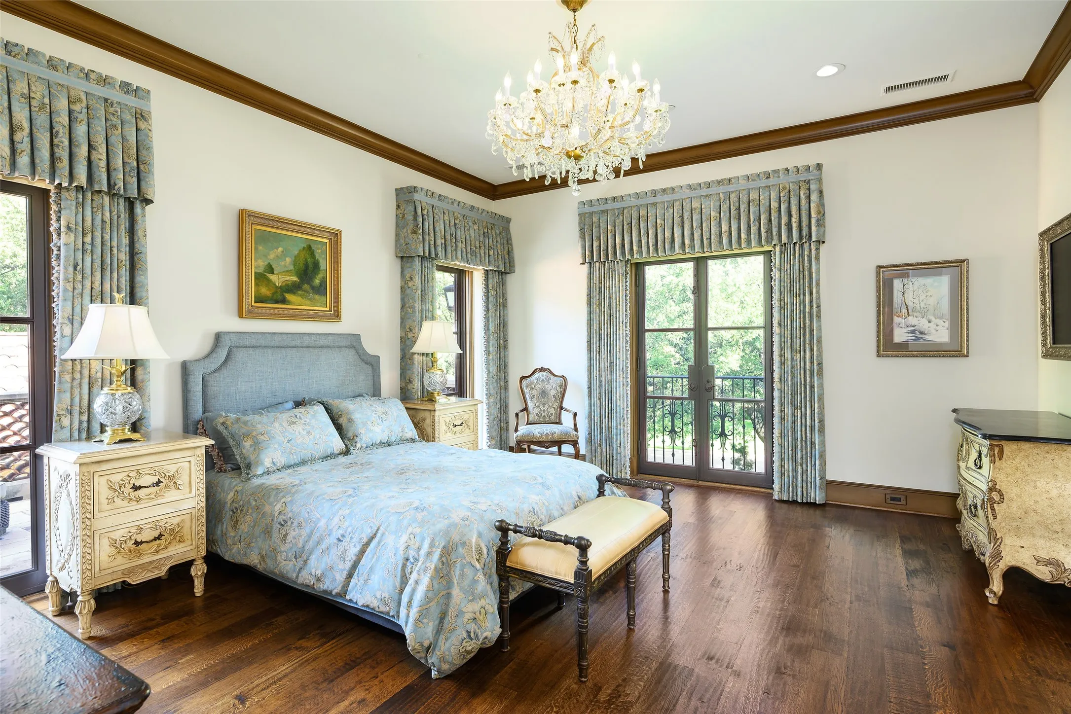 Single Family Residence For Sale in Dallas County , 5335 Meaders Lane, Dallas, Texas 75229, 5 Bedroom, 9 Bathroom, 4 Garage spaces, 12,421 Sqft, built in 2009, Price $10,900,000, mls#21362112, Real Estate Agent in Dallas, Homes For Sale in Dallas county, Homes For Sale in Dallas, Realtor in Dallas Texas, Real Estate Brokerage Independent Realty Texas, Luminita Cordes Realtor