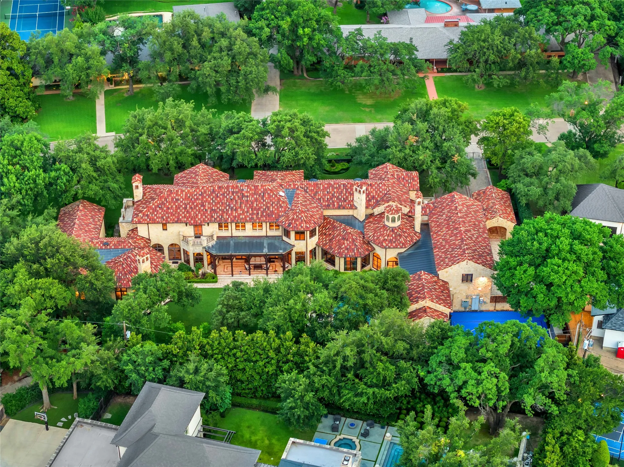 Single Family Residence For Sale in Dallas County , 5335 Meaders Lane, Dallas, Texas 75229, 5 Bedroom, 9 Bathroom, 4 Garage spaces, 12,421 Sqft, built in 2009, Price $10,900,000, mls#21362112, Real Estate Agent in Dallas, Homes For Sale in Dallas county, Homes For Sale in Dallas, Realtor in Dallas Texas, Real Estate Brokerage Independent Realty Texas, Luminita Cordes Realtor