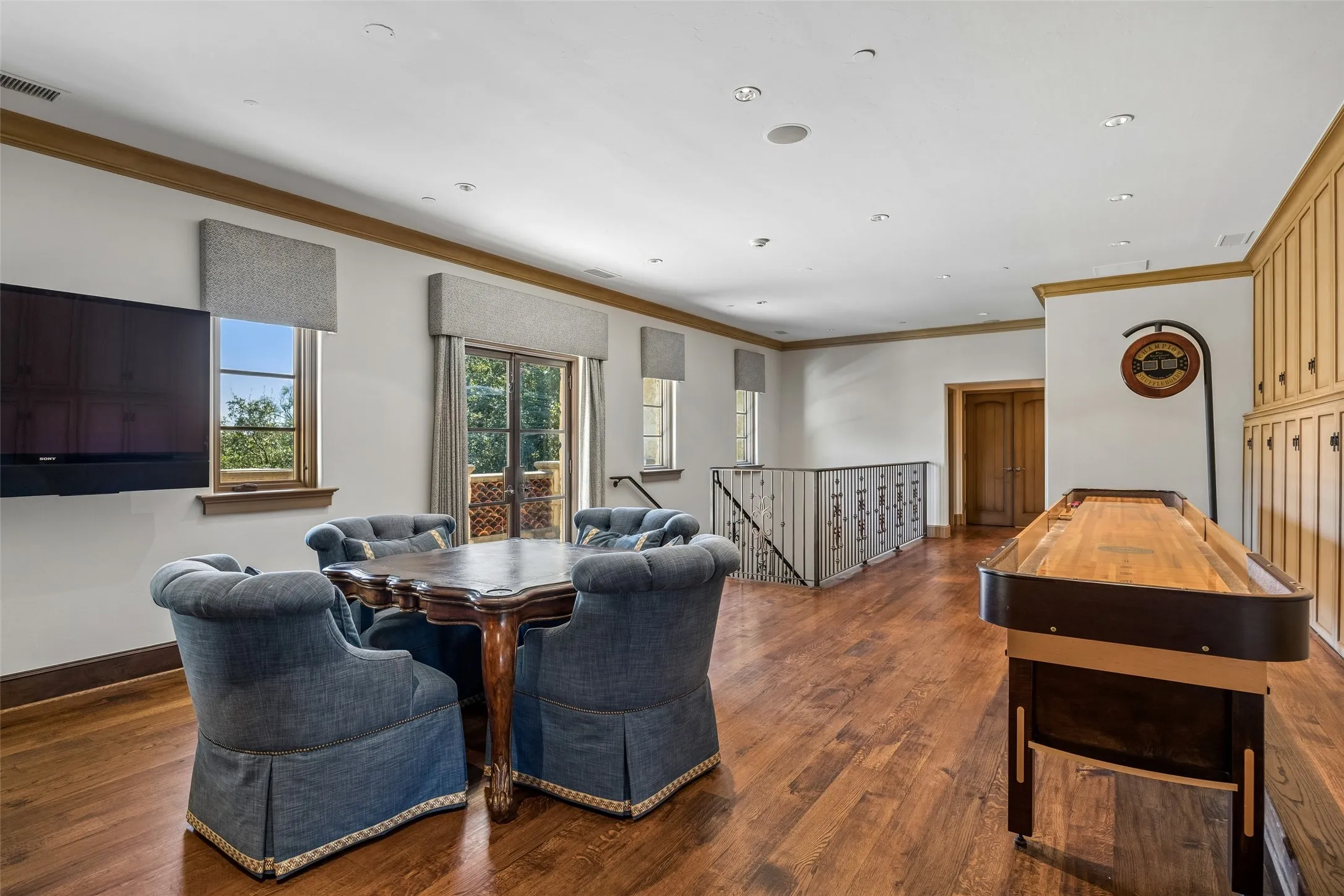 Single Family Residence For Sale in Dallas County , 5335 Meaders Lane, Dallas, Texas 75229, 5 Bedroom, 9 Bathroom, 4 Garage spaces, 12,421 Sqft, built in 2009, mls#21362112, Real Estate Agent in Dallas, Homes For Sale in Dallas county, Homes For Sale in Dallas, Realtor in Dallas Texas, Real Estate Brokerage Independent Realty Texas, Luminita Cordes Realtor