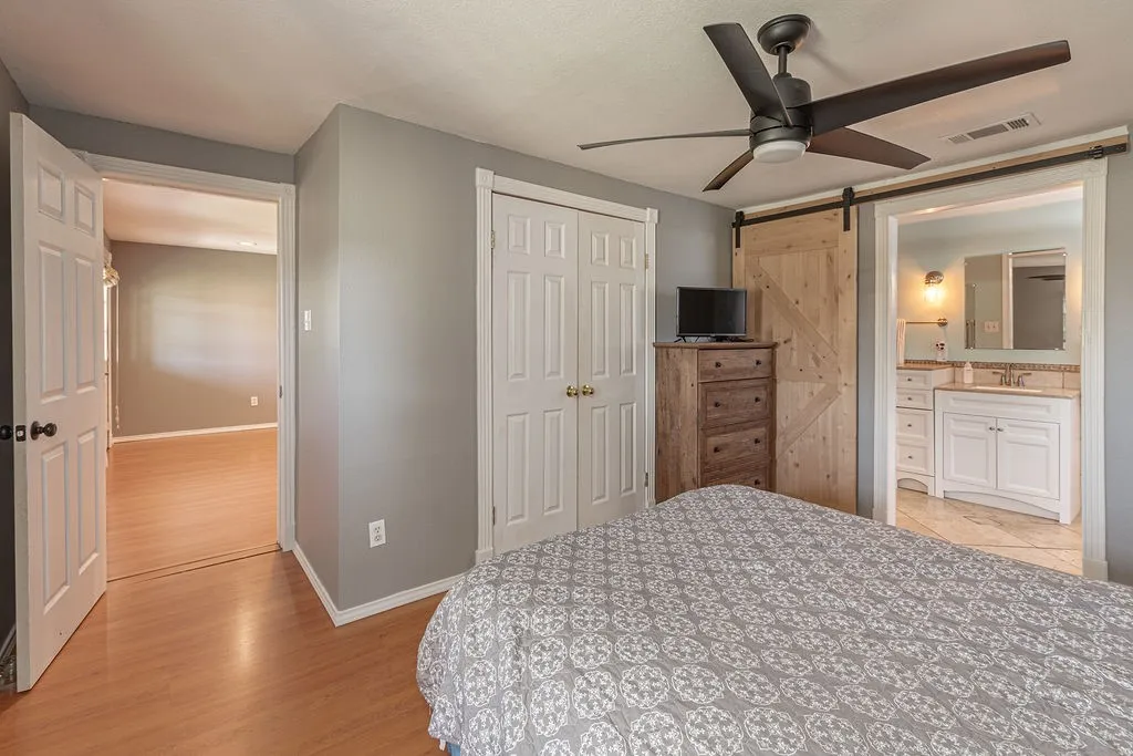 Single Family Residence For Sale in Hunt County , 3332 County Road 1033, Greenville, Texas 75401, 3 Bedroom, 2 Bathroom, Garage spaces, 1,402 Sqft, built in 1998, mls#21351063, Real Estate Agent in Greenville, Homes For Sale in Hunt county, Homes For Sale in Greenville, Realtor in Greenville Texas, Real Estate Brokerage Independent Realty Texas, Luminita Cordes Realtor