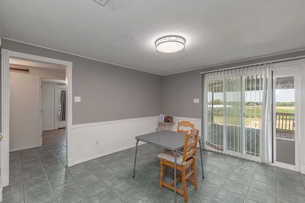 Single Family Residence For Sale in Hunt County , 3332 County Road 1033, Greenville, Texas 75401, 3 Bedroom, 2 Bathroom, Garage spaces, 1,402 Sqft, built in 1998, mls#21351063, Real Estate Agent in Greenville, Homes For Sale in Hunt county, Homes For Sale in Greenville, Realtor in Greenville Texas, Real Estate Brokerage Independent Realty Texas, Luminita Cordes Realtor