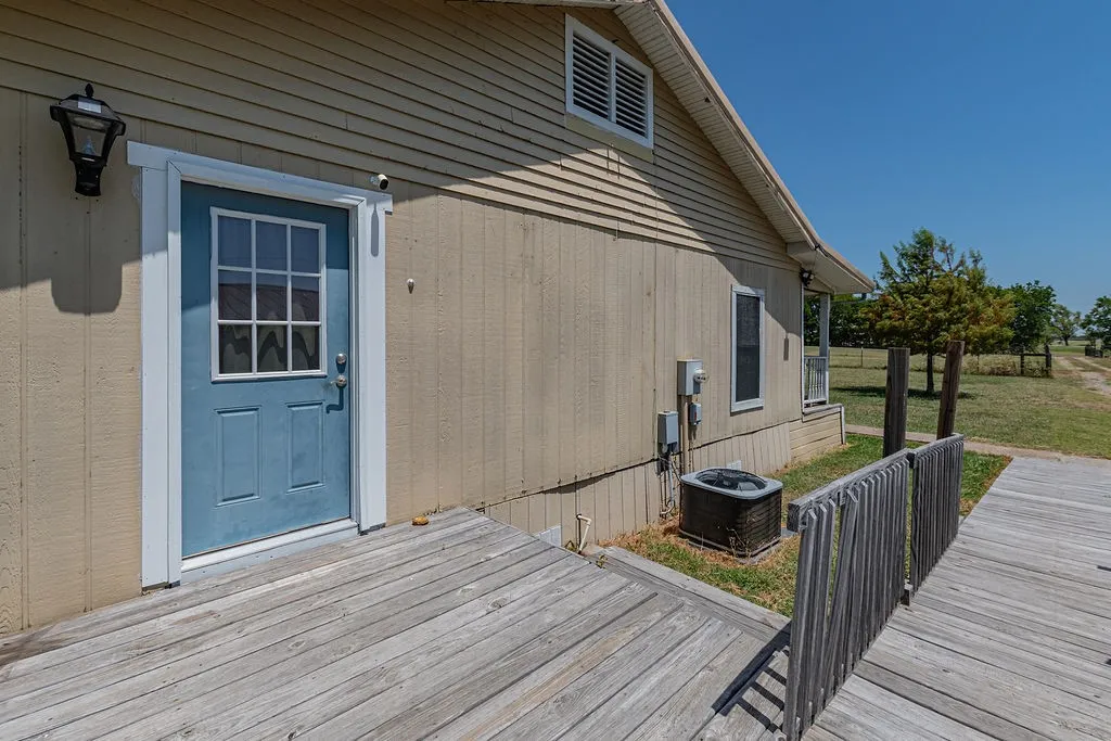 Single Family Residence For Sale in Hunt County , 3332 County Road 1033, Greenville, Texas 75401, 3 Bedroom, 2 Bathroom, Garage spaces, 1,402 Sqft, built in 1998, mls#21351063, Real Estate Agent in Greenville, Homes For Sale in Hunt county, Homes For Sale in Greenville, Realtor in Greenville Texas, Real Estate Brokerage Independent Realty Texas, Luminita Cordes Realtor