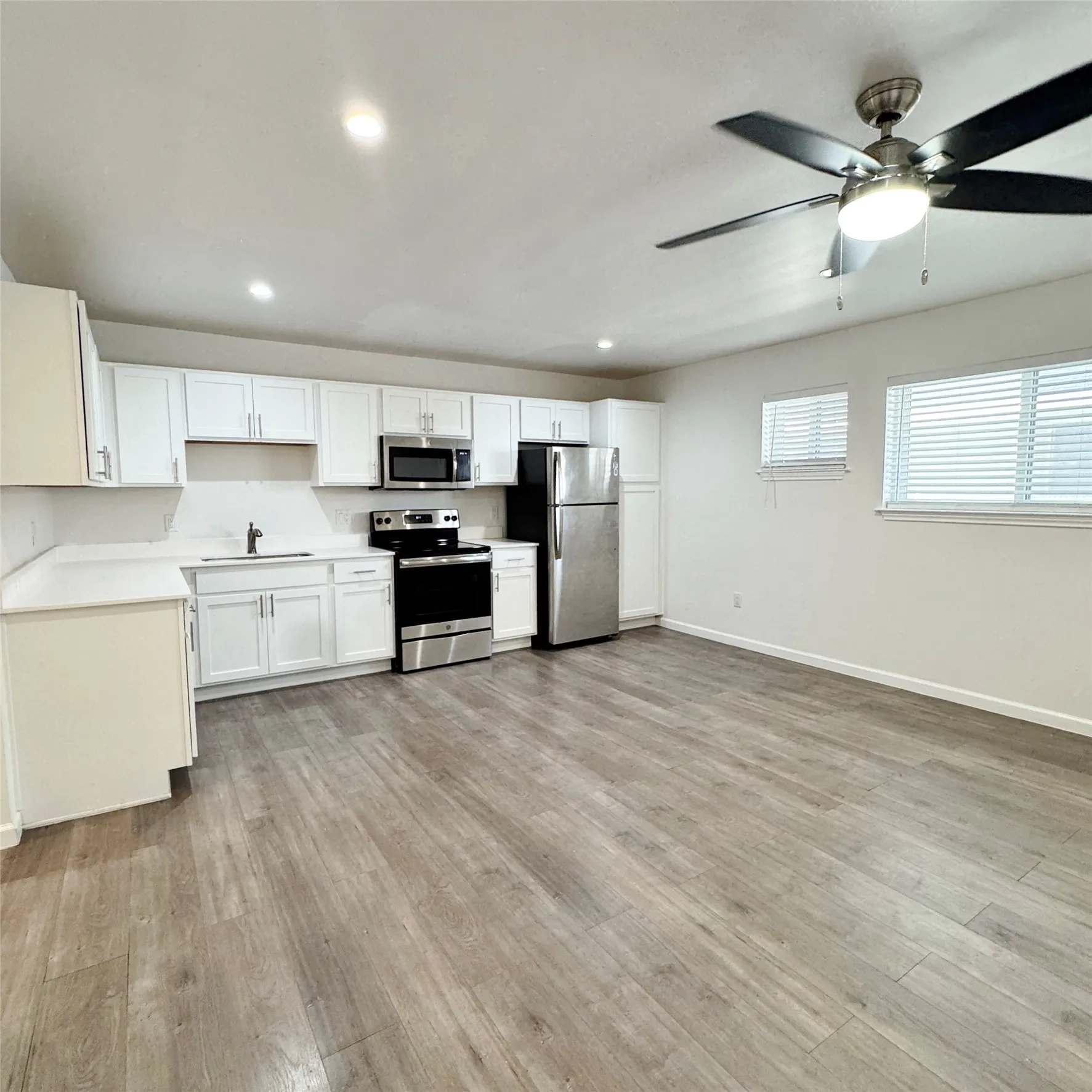 Apartment For Rent in Dallas County , 5010 San Jacinto Street 205, Dallas, Texas 75206, 1 Bedroom, 1 Bathroom, Garage spaces, 650 Sqft, built in 1959, mls#21362902, Real Estate Agent in Dallas, Homes For Rent in Dallas county, Homes For Rent in Dallas, Realtor in Dallas Texas, Real Estate Brokerage Independent Realty Texas, Luminita Cordes Realtor