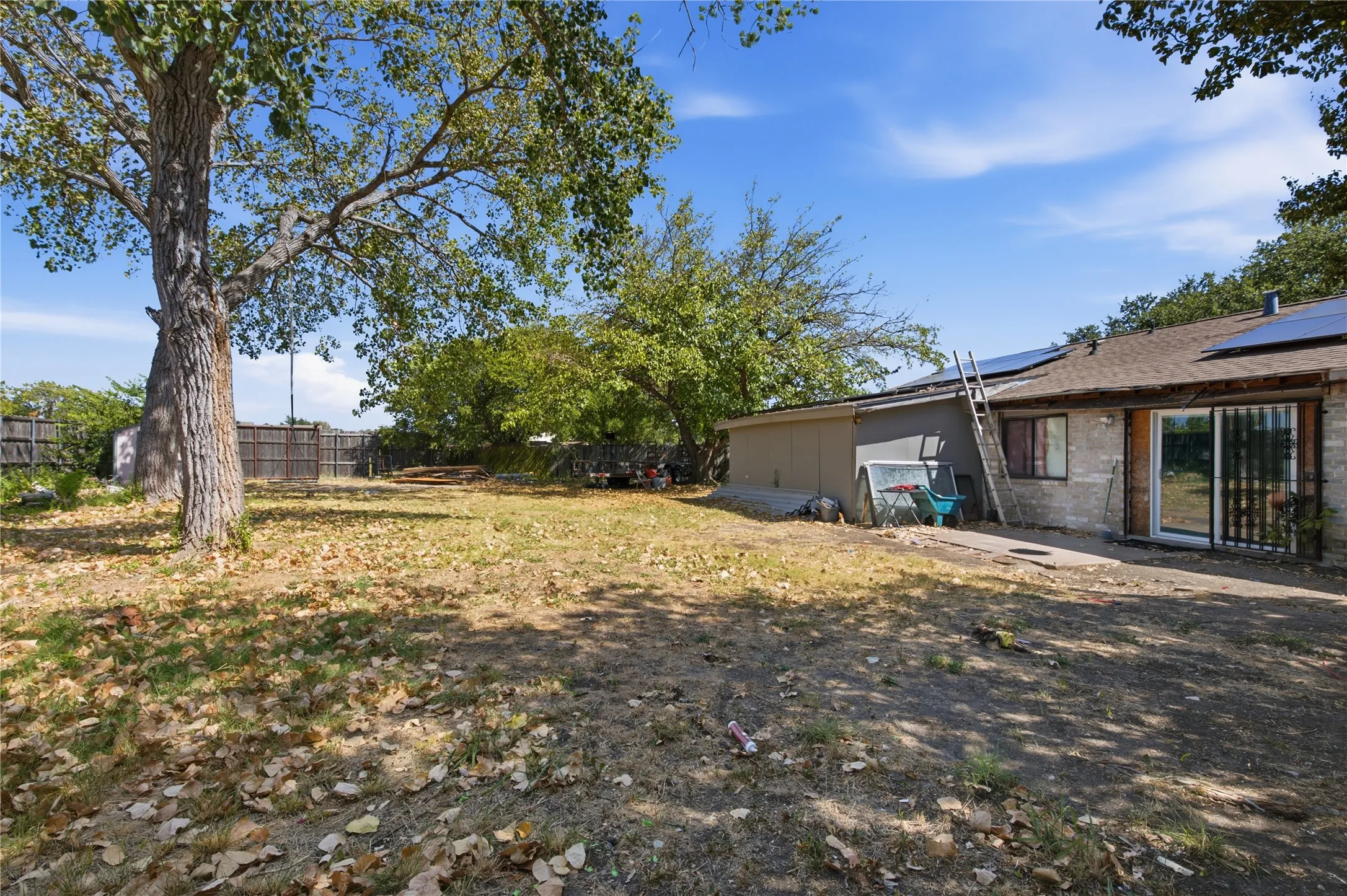 Single Family Residence For Sale in Denton County , 3156 Abbey Road, Carrollton, Texas 75007, 4 Bedroom, 2 Bathroom, Garage spaces, 1,456 Sqft, built in 1973, mls#21362896, Real Estate Agent in Carrollton, Homes For Sale in Denton county, Homes For Sale in Carrollton, Realtor in Carrollton Texas, Real Estate Brokerage Independent Realty Texas, Luminita Cordes Realtor