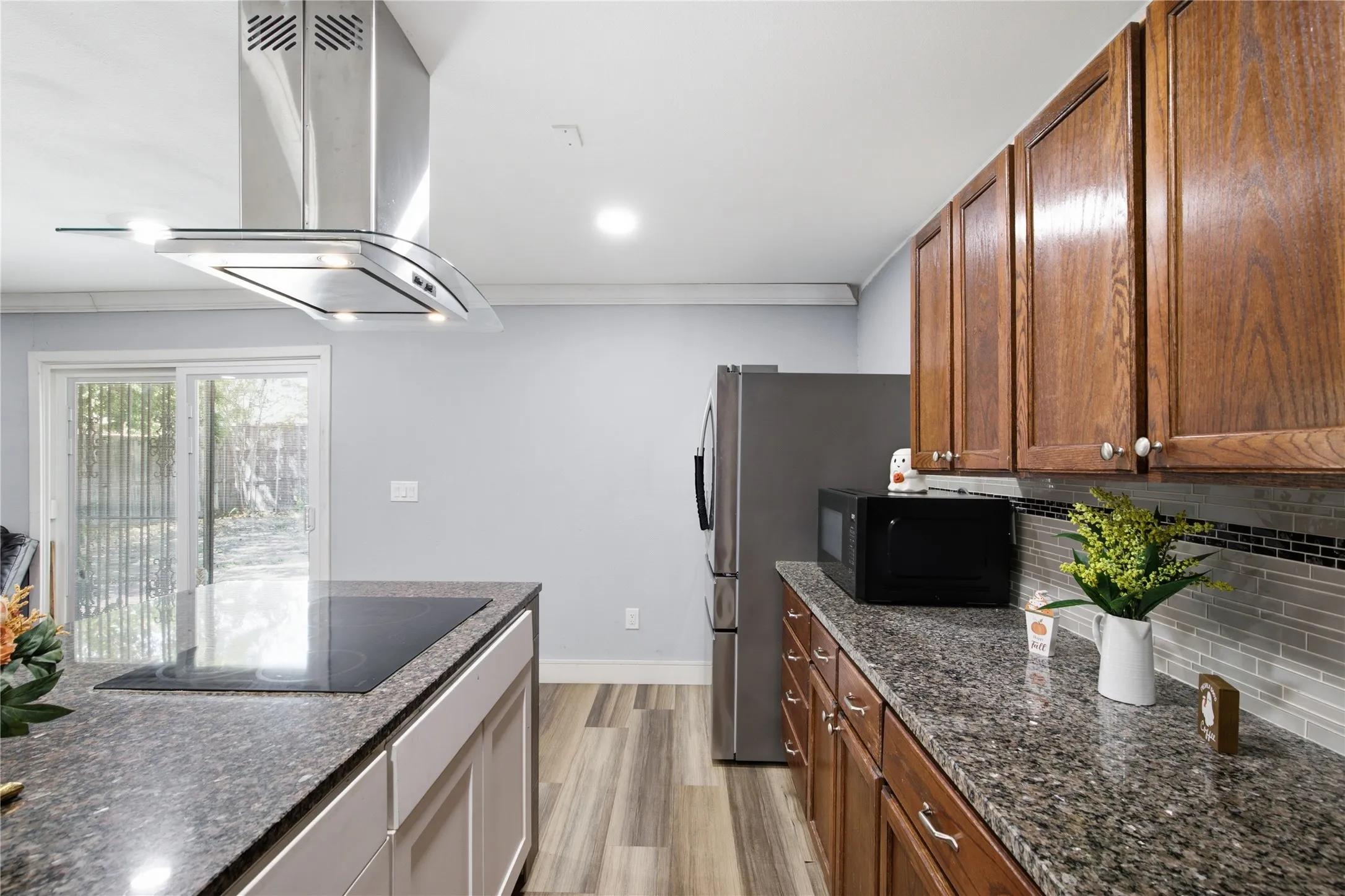 Single Family Residence For Sale in Denton County , 3156 Abbey Road, Carrollton, Texas 75007, 4 Bedroom, 2 Bathroom, Garage spaces, 1,456 Sqft, built in 1973, mls#21362896, Real Estate Agent in Carrollton, Homes For Sale in Denton county, Homes For Sale in Carrollton, Realtor in Carrollton Texas, Real Estate Brokerage Independent Realty Texas, Luminita Cordes Realtor