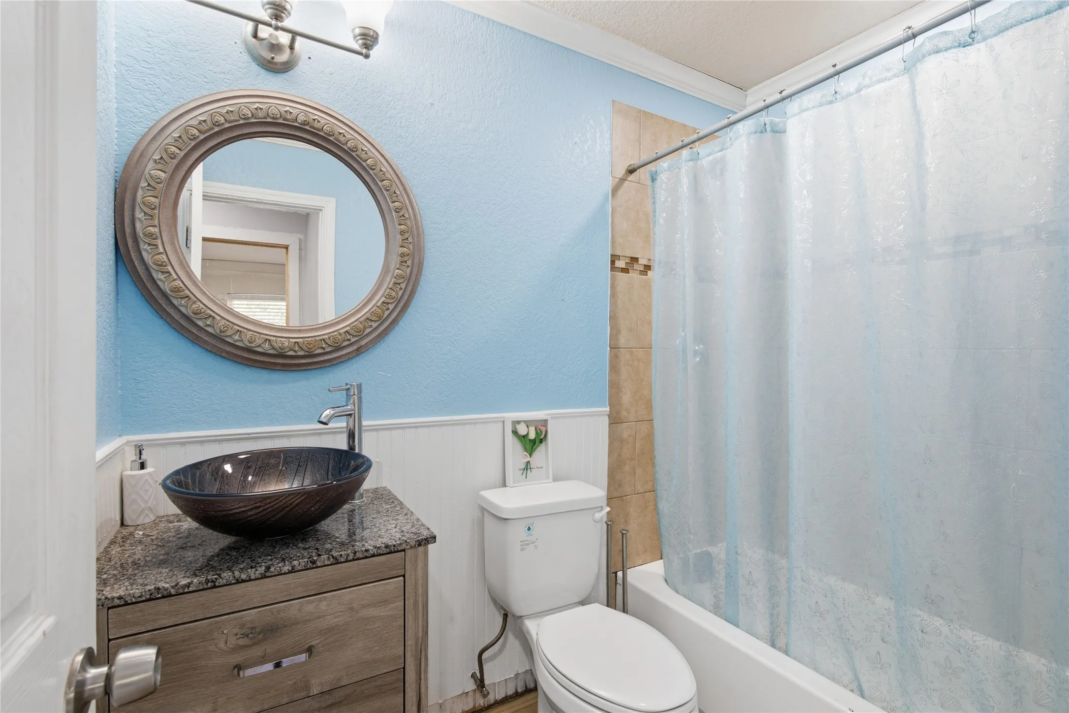 Single Family Residence For Sale in Denton County , 3156 Abbey Road, Carrollton, Texas 75007, 4 Bedroom, 2 Bathroom, Garage spaces, 1,456 Sqft, built in 1973, mls#21362896, Real Estate Agent in Carrollton, Homes For Sale in Denton county, Homes For Sale in Carrollton, Realtor in Carrollton Texas, Real Estate Brokerage Independent Realty Texas, Luminita Cordes Realtor
