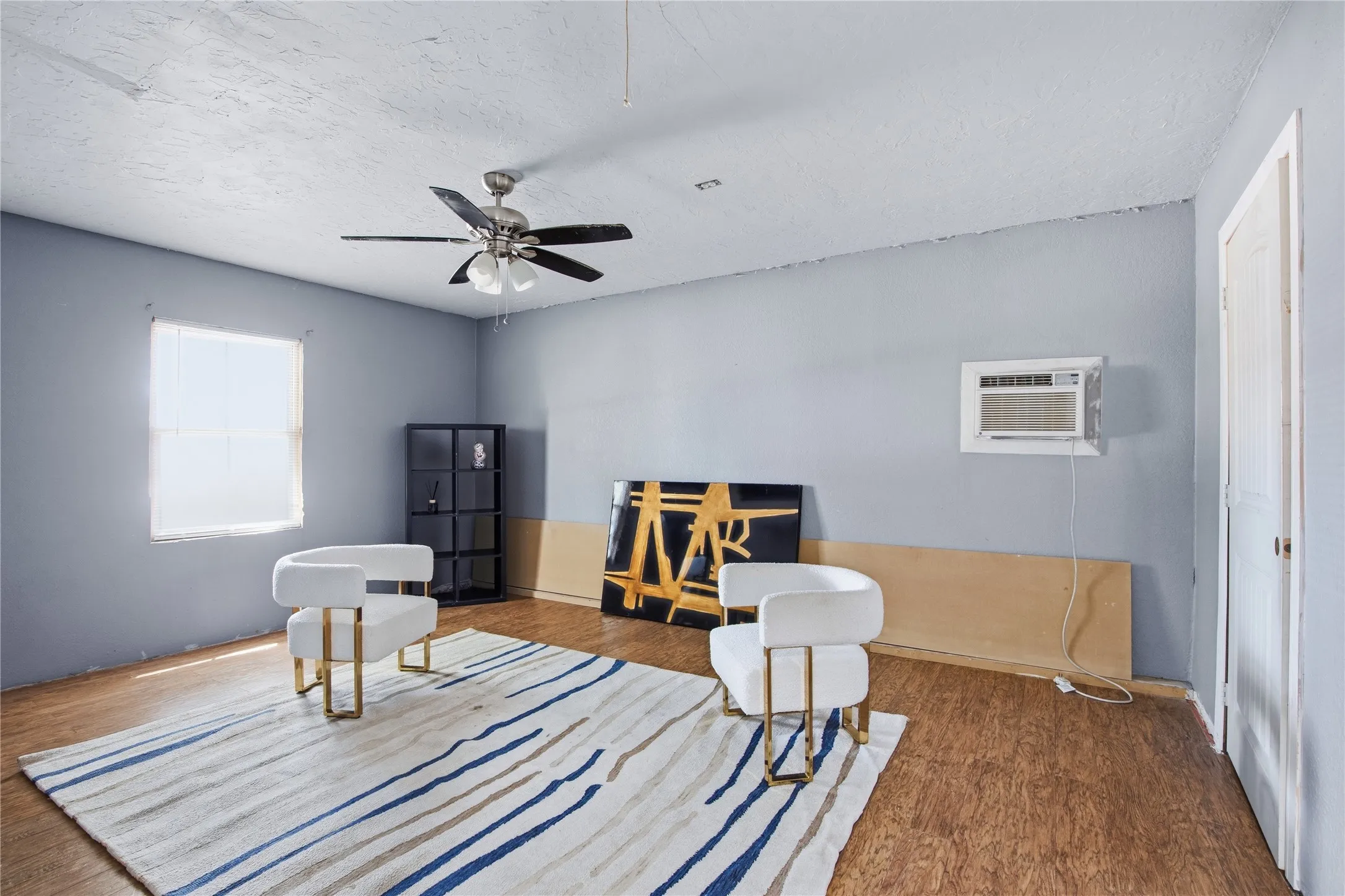 Single Family Residence For Sale in Denton County , 3156 Abbey Road, Carrollton, Texas 75007, 4 Bedroom, 2 Bathroom, Garage spaces, 1,456 Sqft, built in 1973, mls#21362896, Real Estate Agent in Carrollton, Homes For Sale in Denton county, Homes For Sale in Carrollton, Realtor in Carrollton Texas, Real Estate Brokerage Independent Realty Texas, Luminita Cordes Realtor